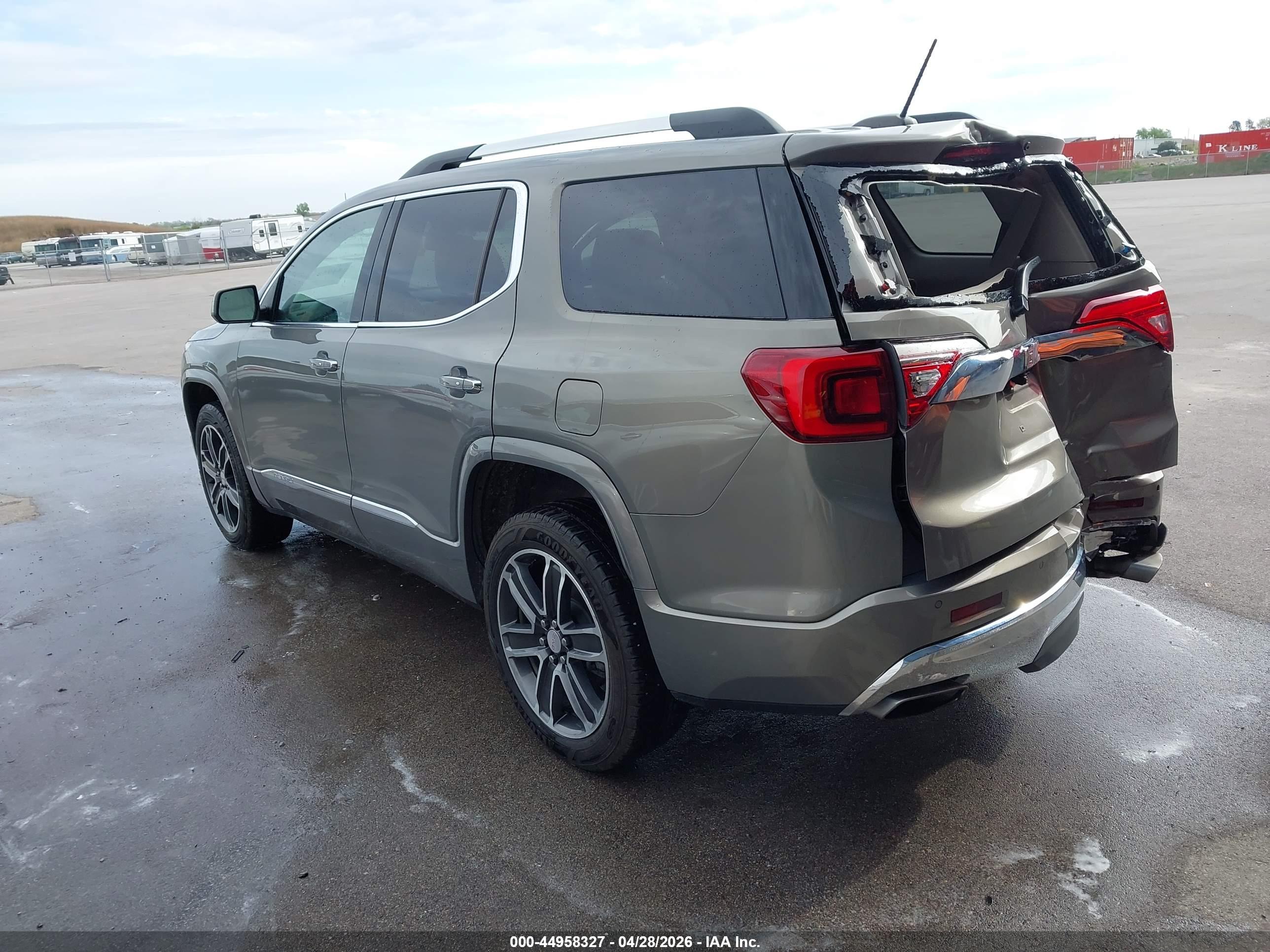 GMC ACADIA image 3