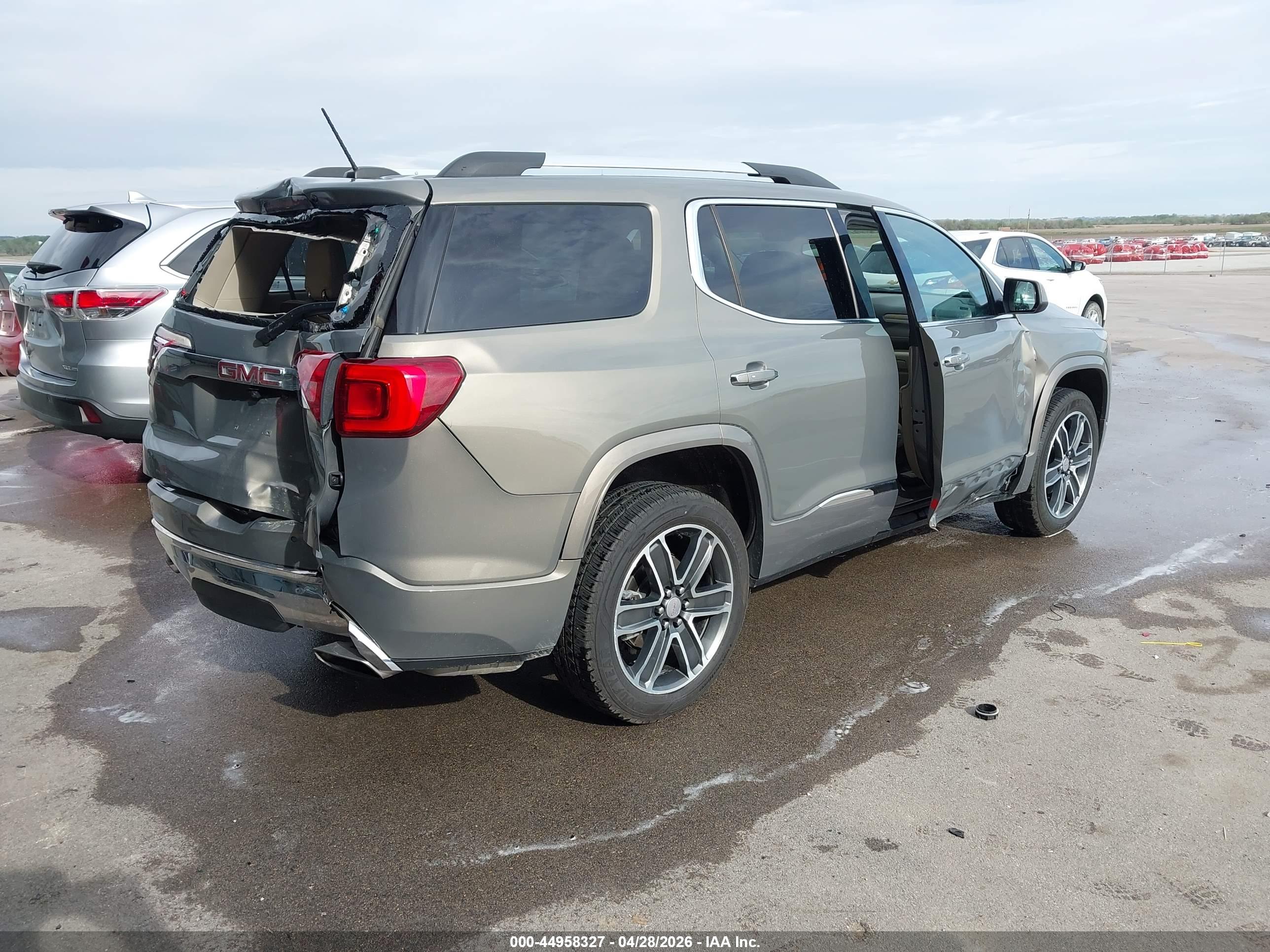 GMC ACADIA image 4