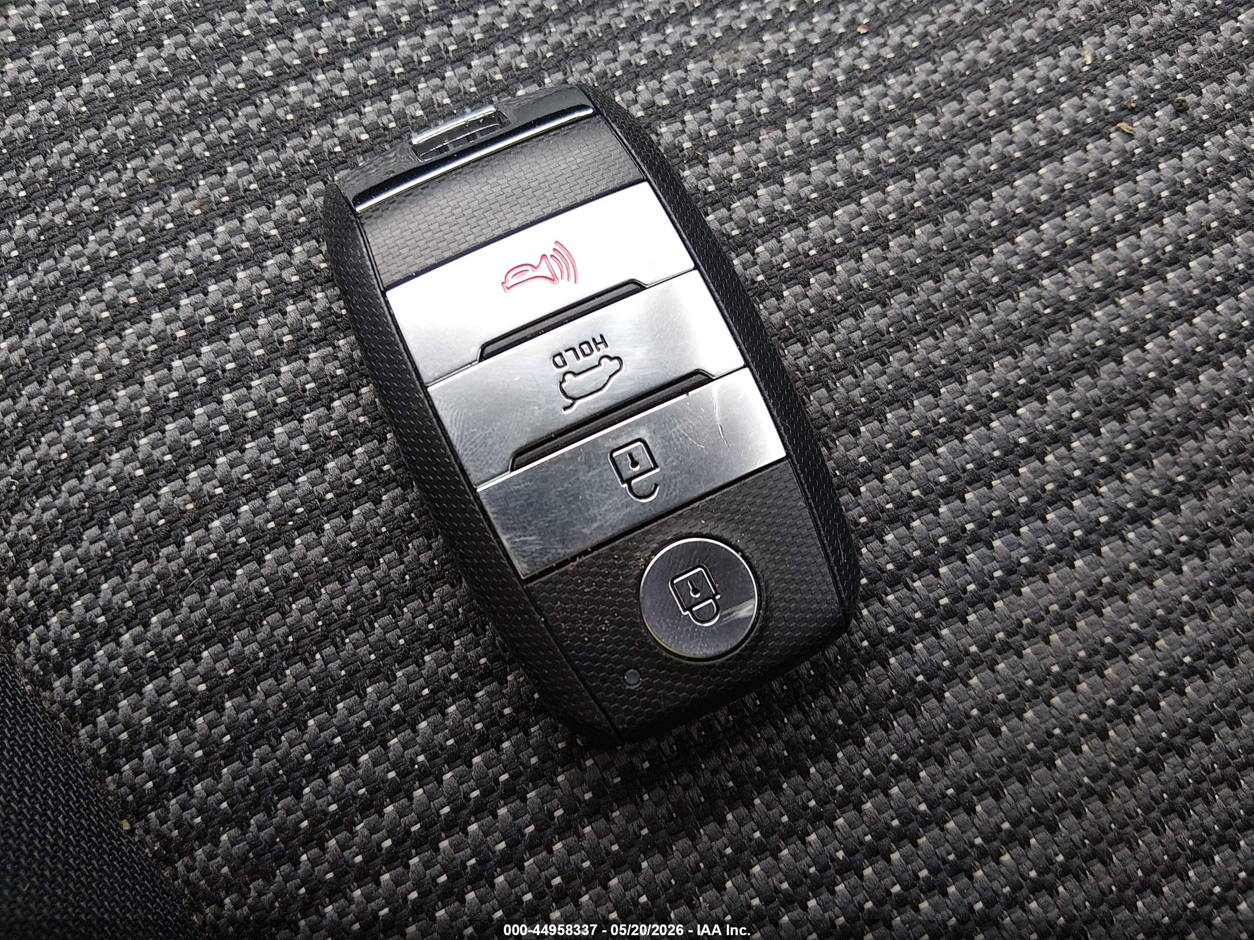 KIA NIRO image 11