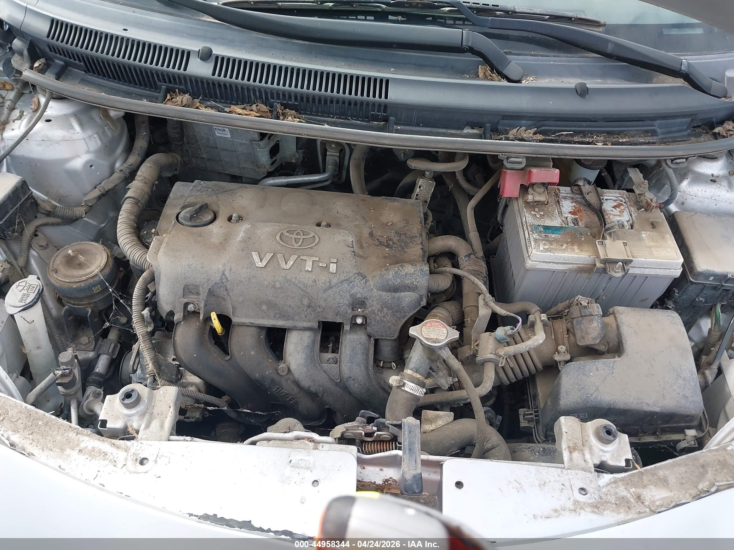 TOYOTA YARIS image 10