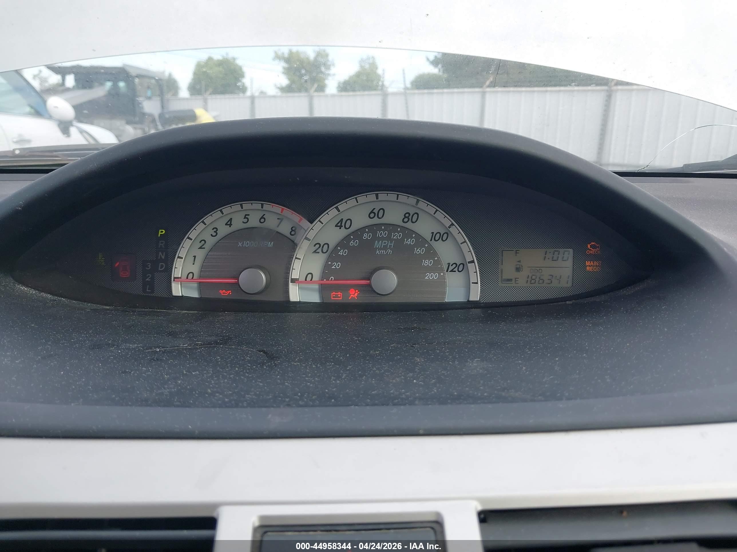TOYOTA YARIS image 7