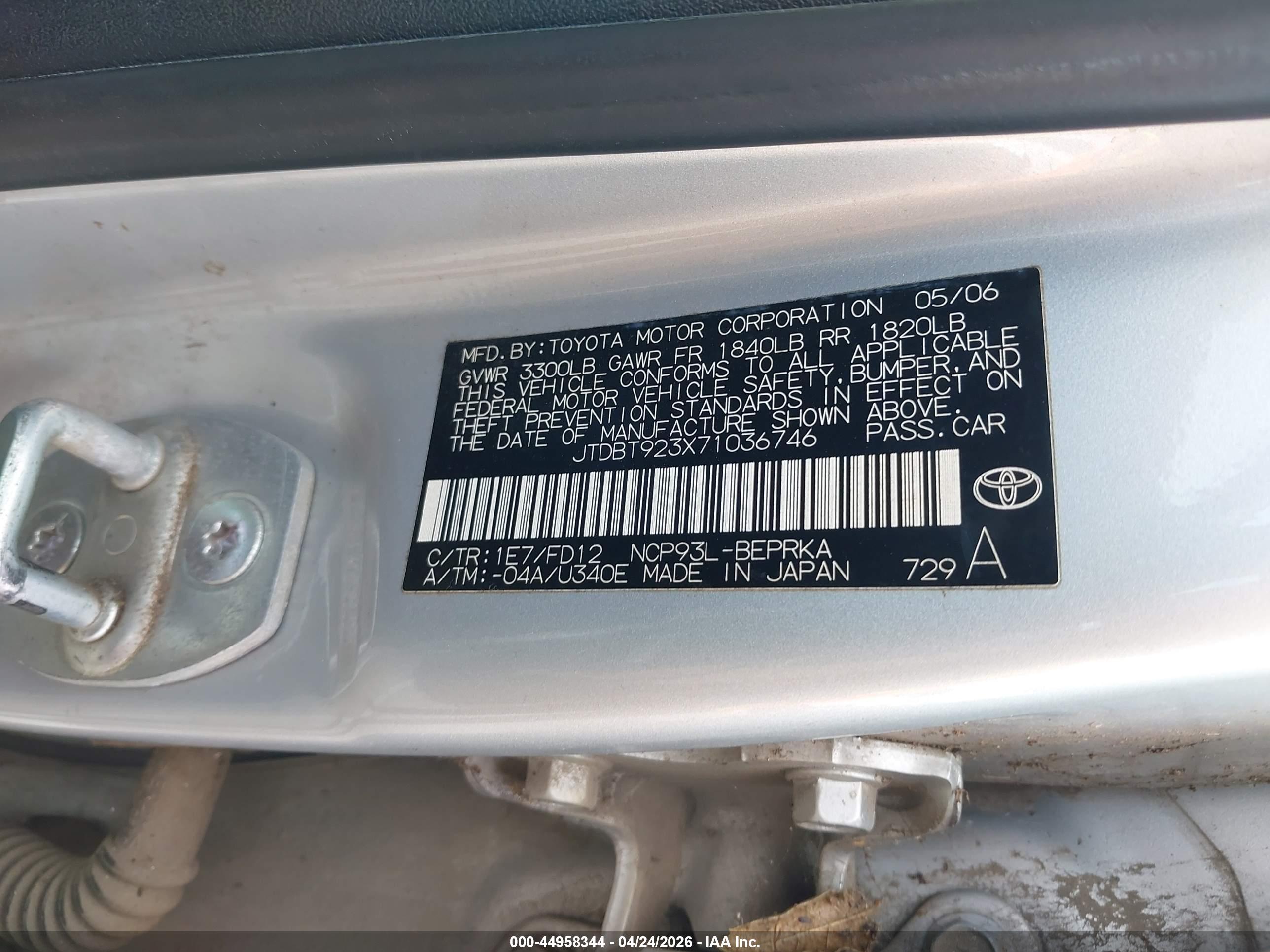 TOYOTA YARIS image 9