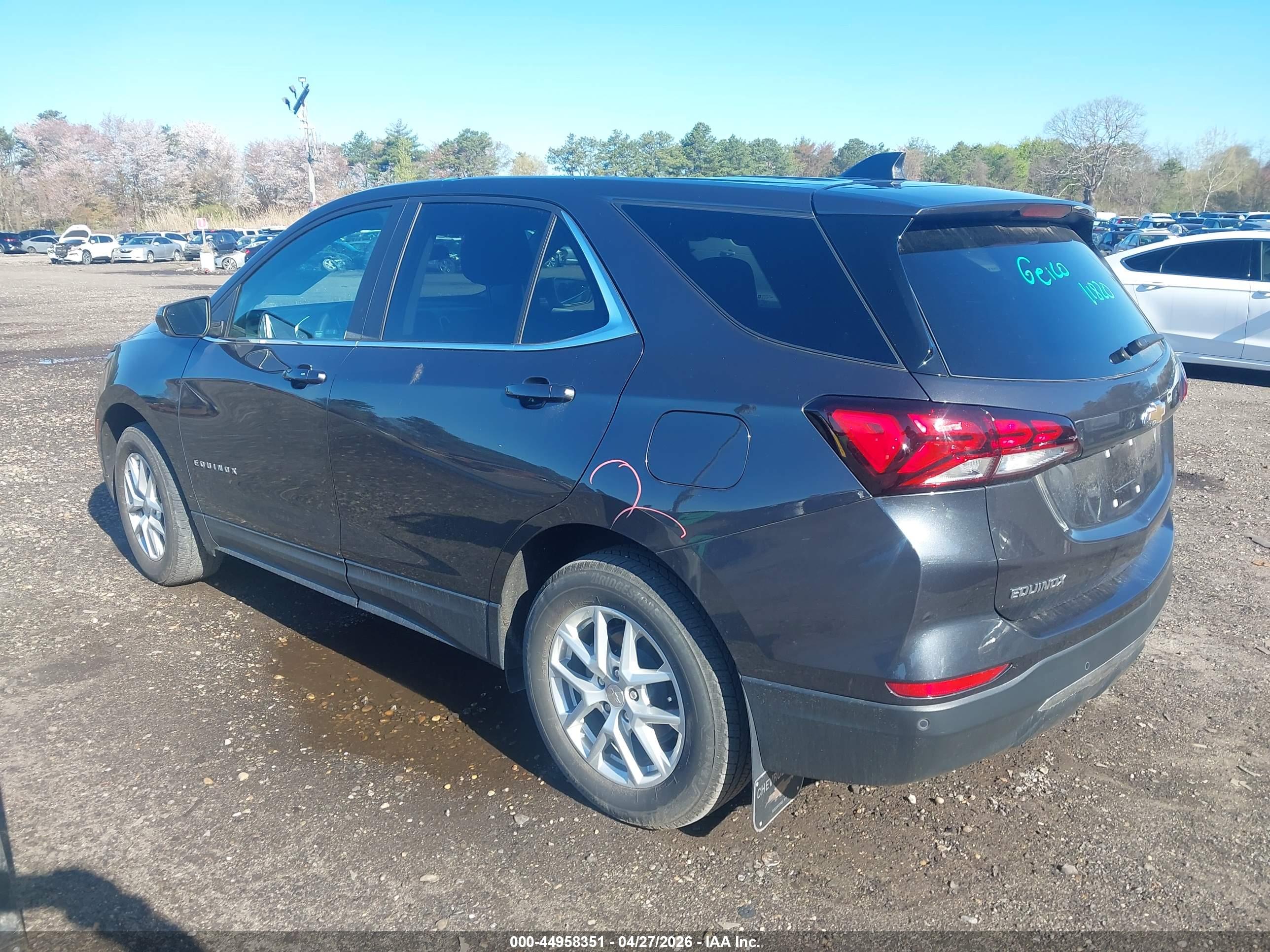 CHEVROLET EQUINOX image 3