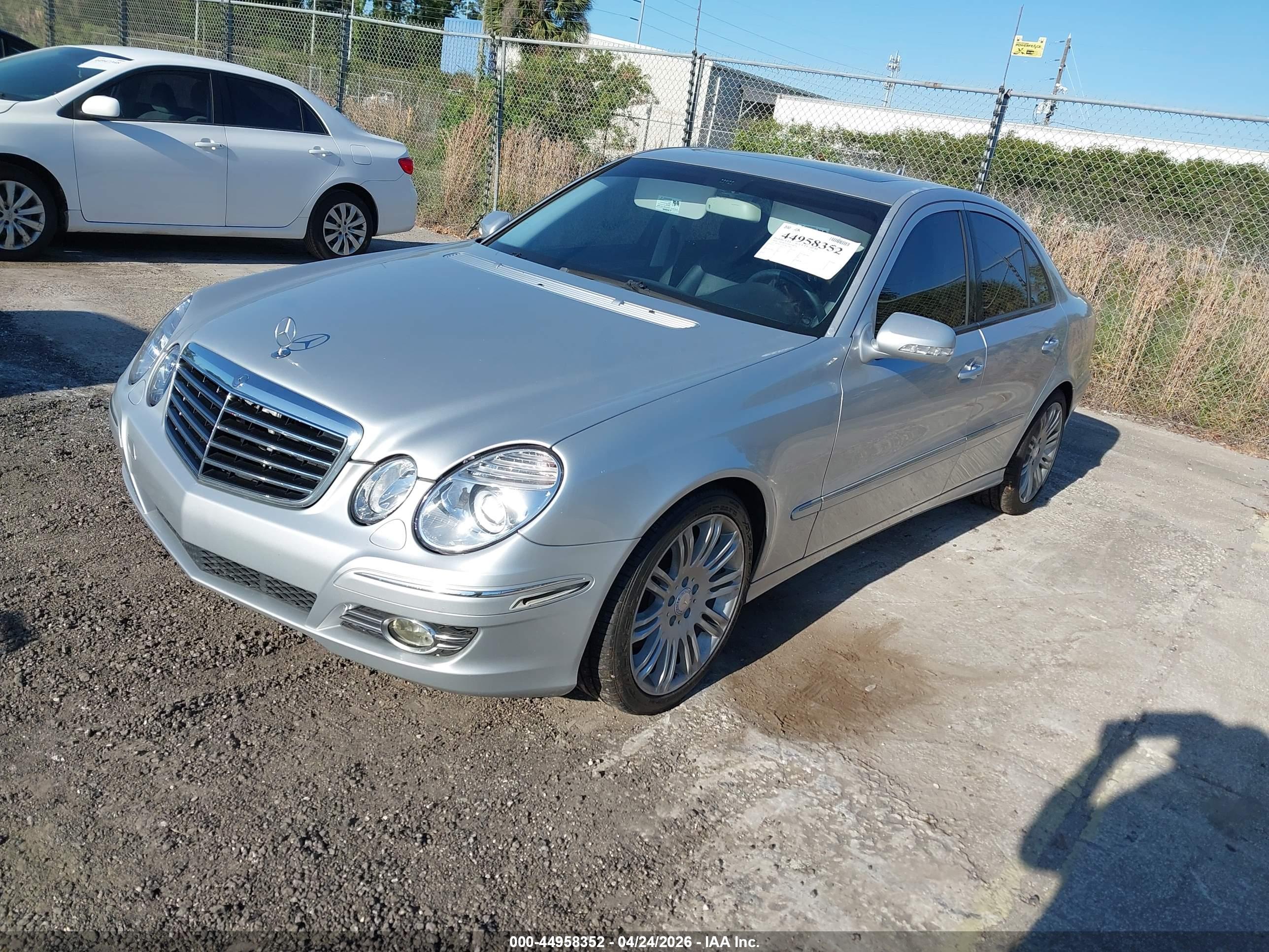 MERCEDES-BENZ E image 2