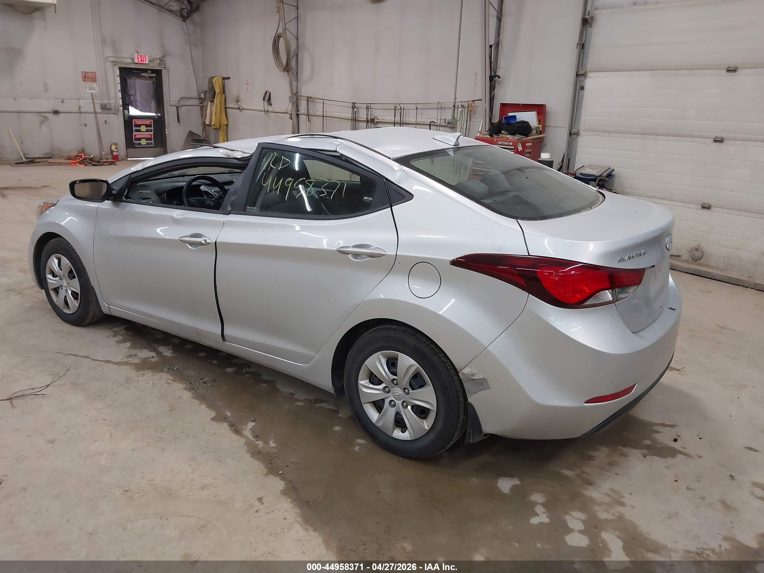 HYUNDAI ELANTRA image 3
