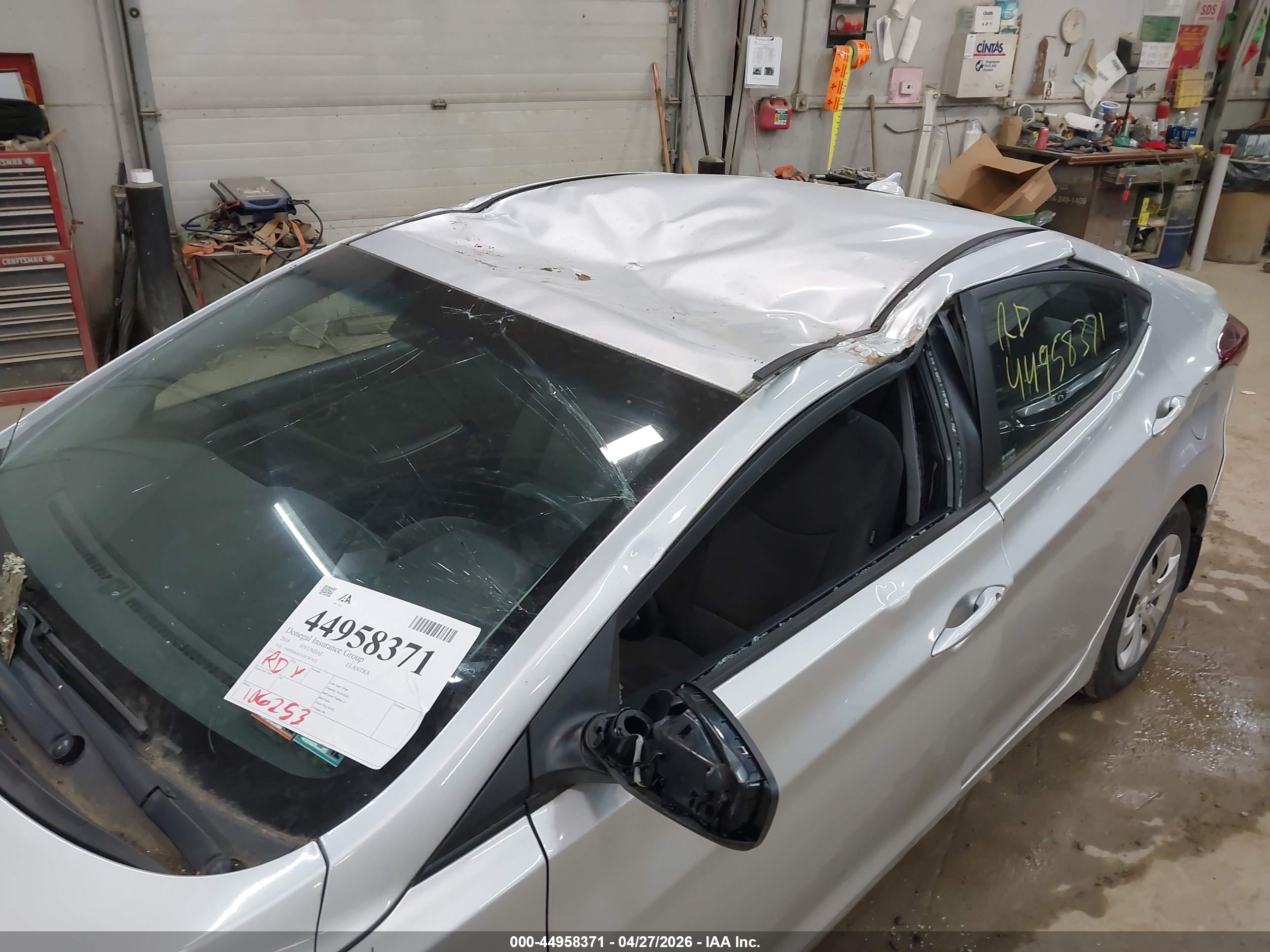 HYUNDAI ELANTRA image 6