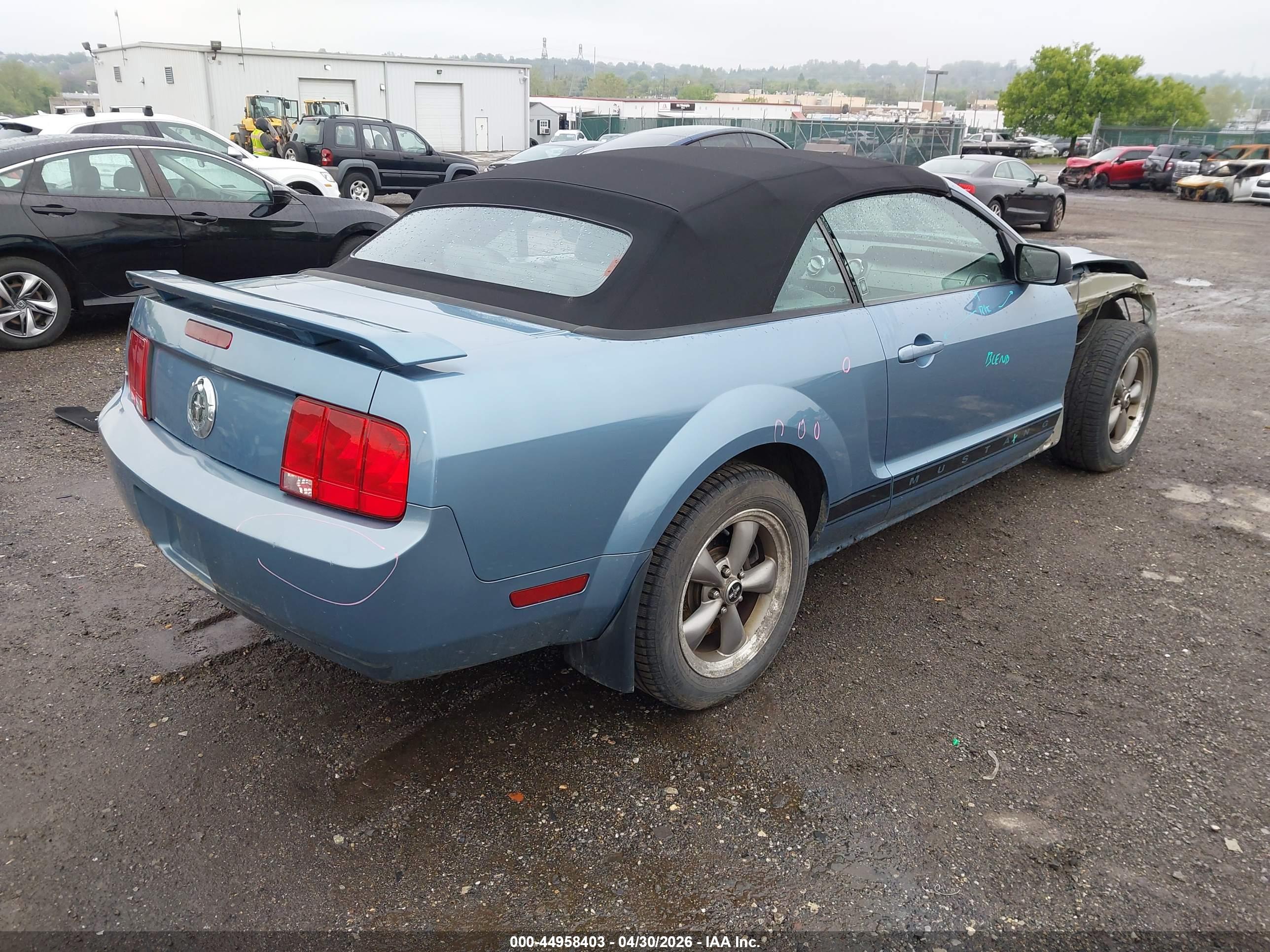 FORD MUSTANG image 4