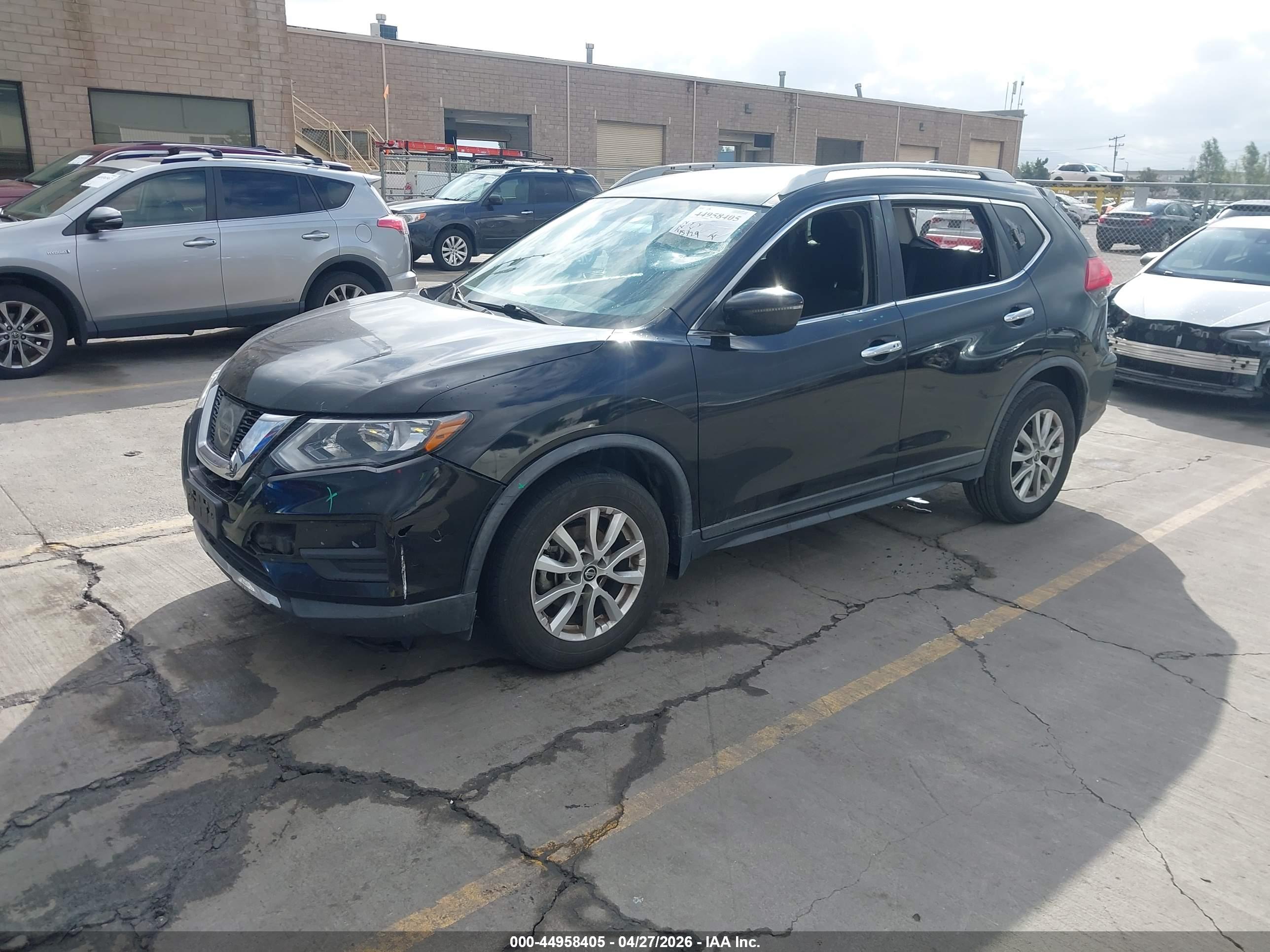 NISSAN ROGUE image 2