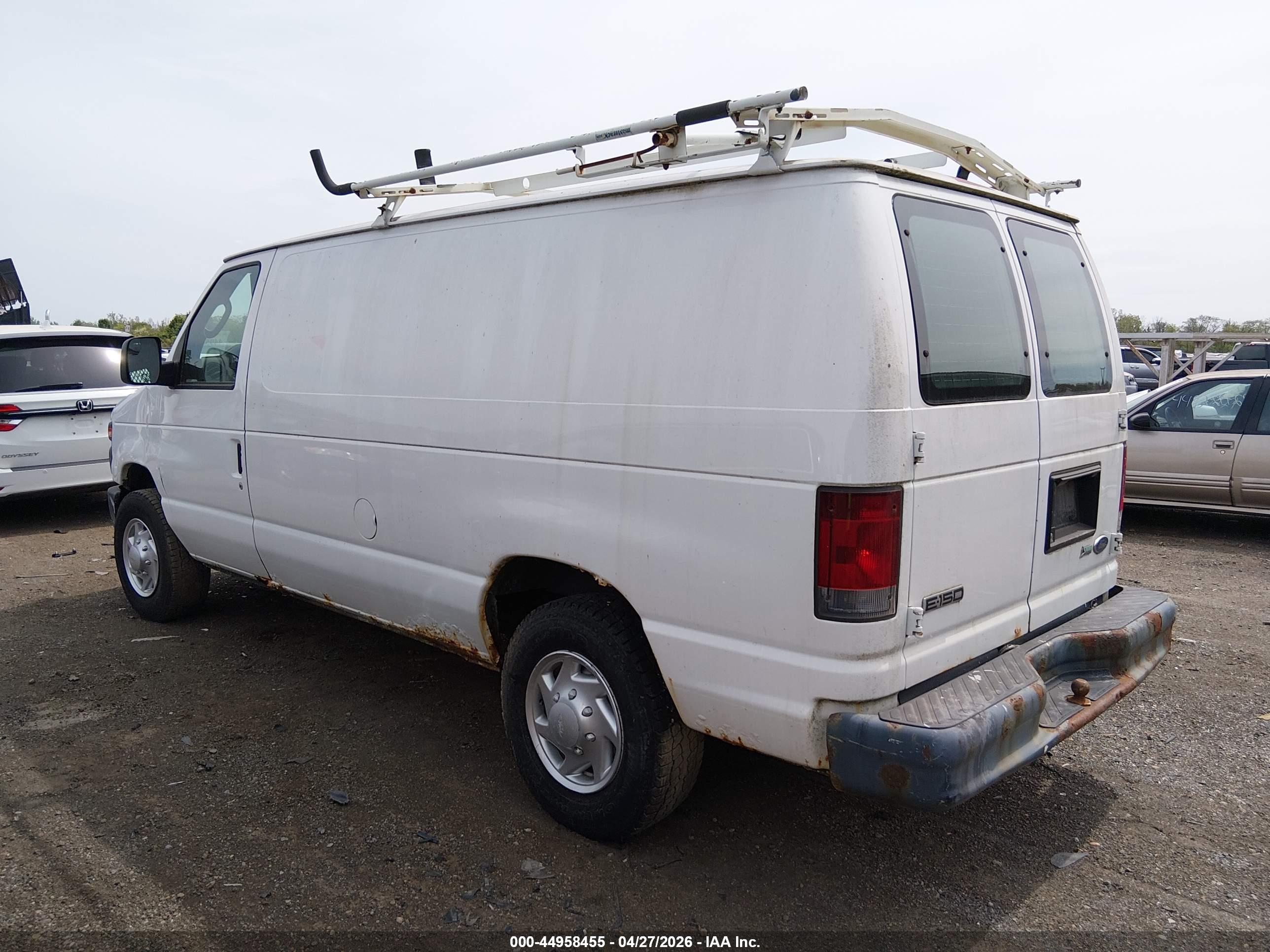 FORD E-150 image 3