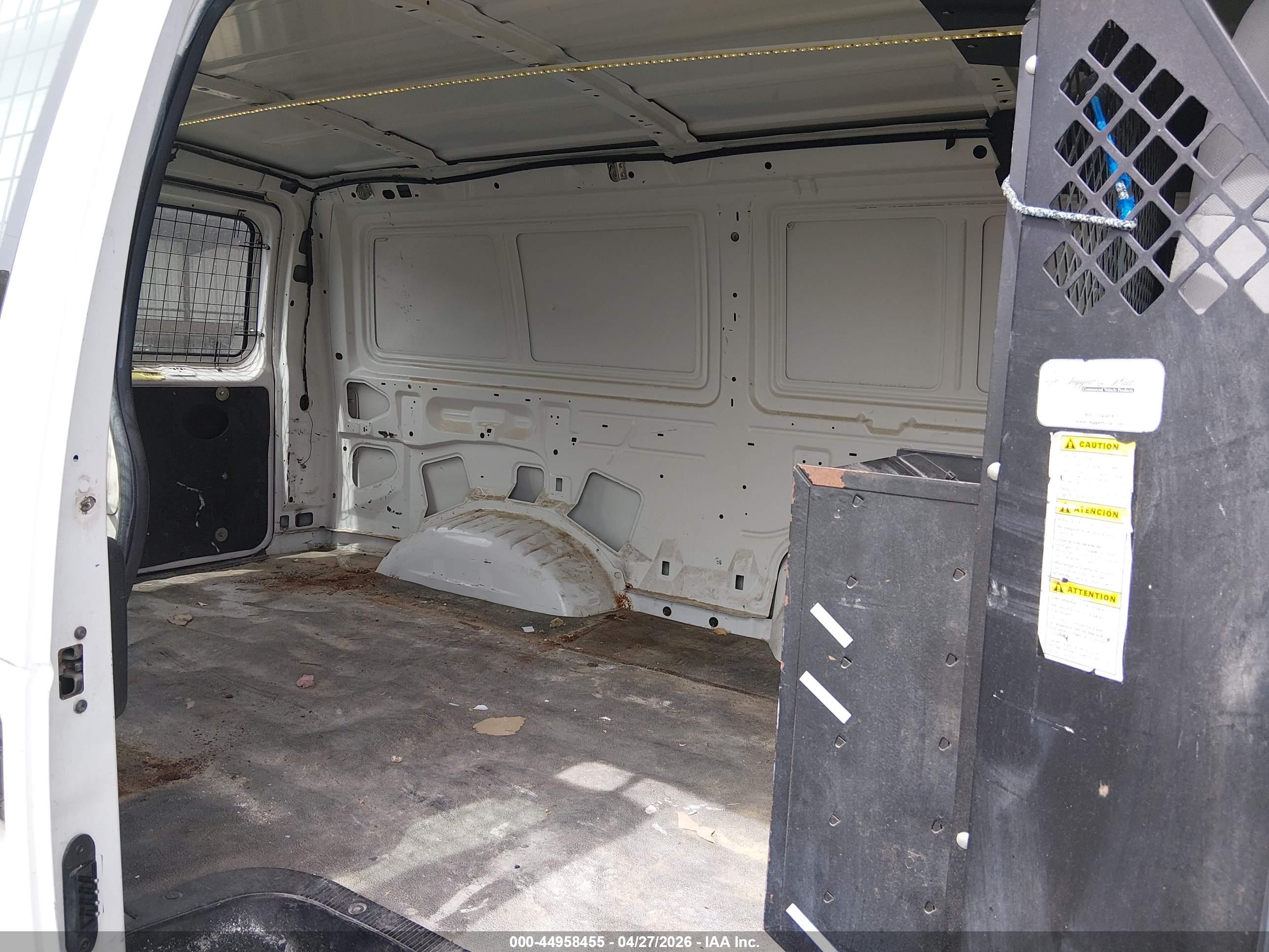 FORD E-150 image 8
