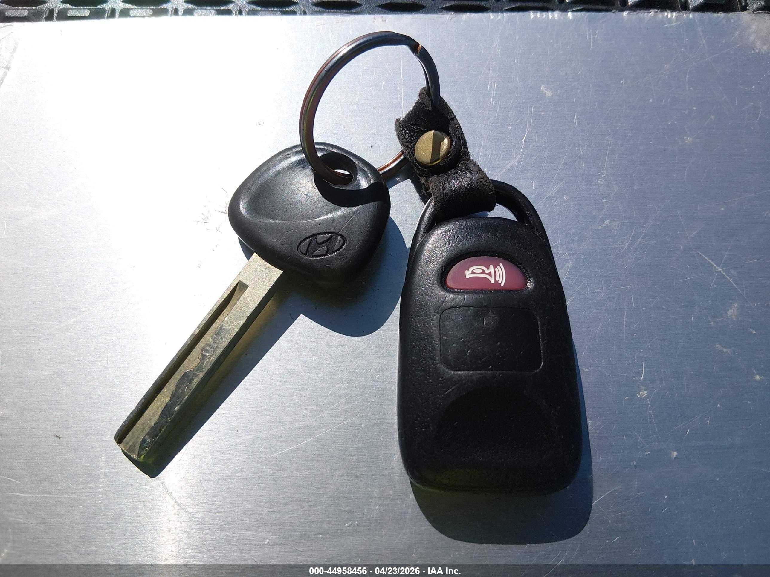HYUNDAI ACCENT image 11