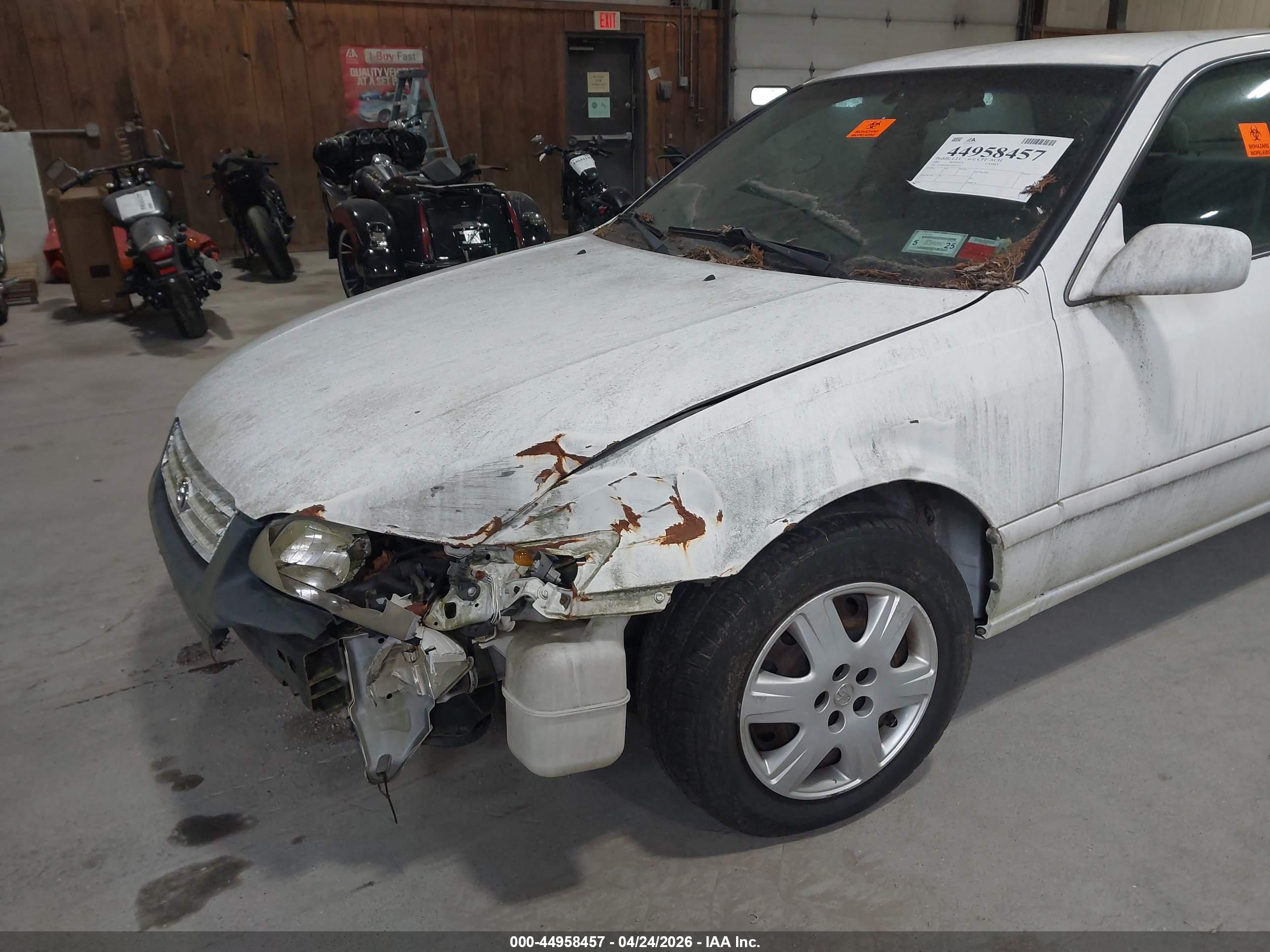 TOYOTA CAMRY image 6
