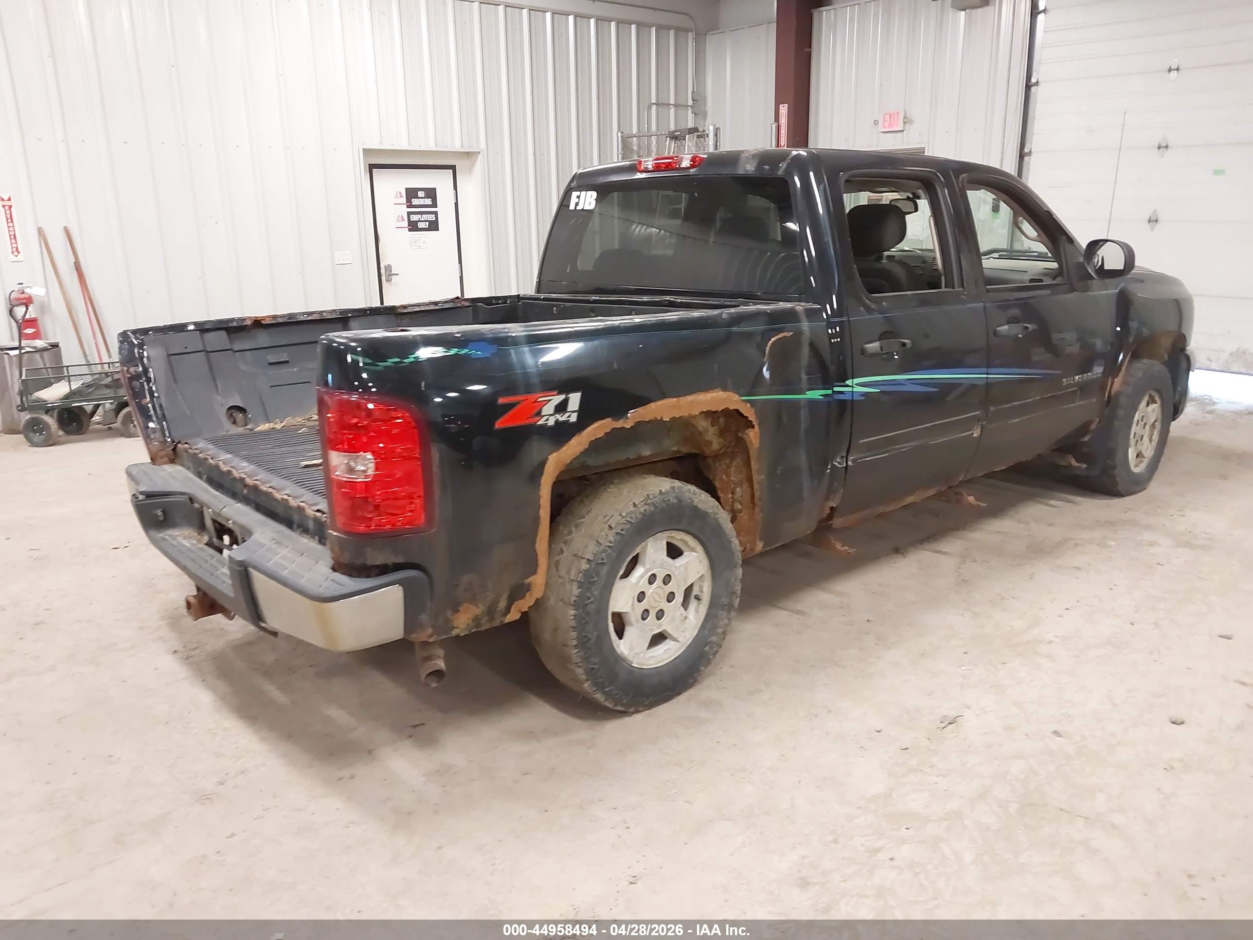 CHEVROLET SILVERADO image 4