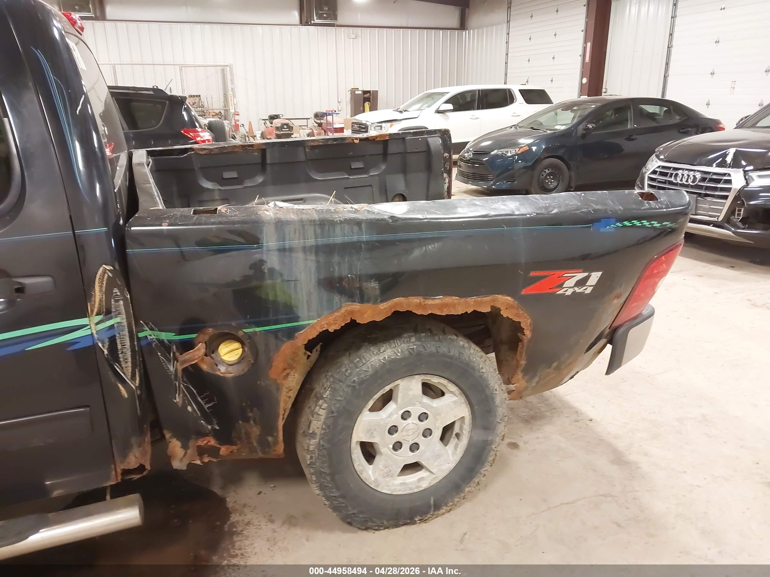 CHEVROLET SILVERADO image 6