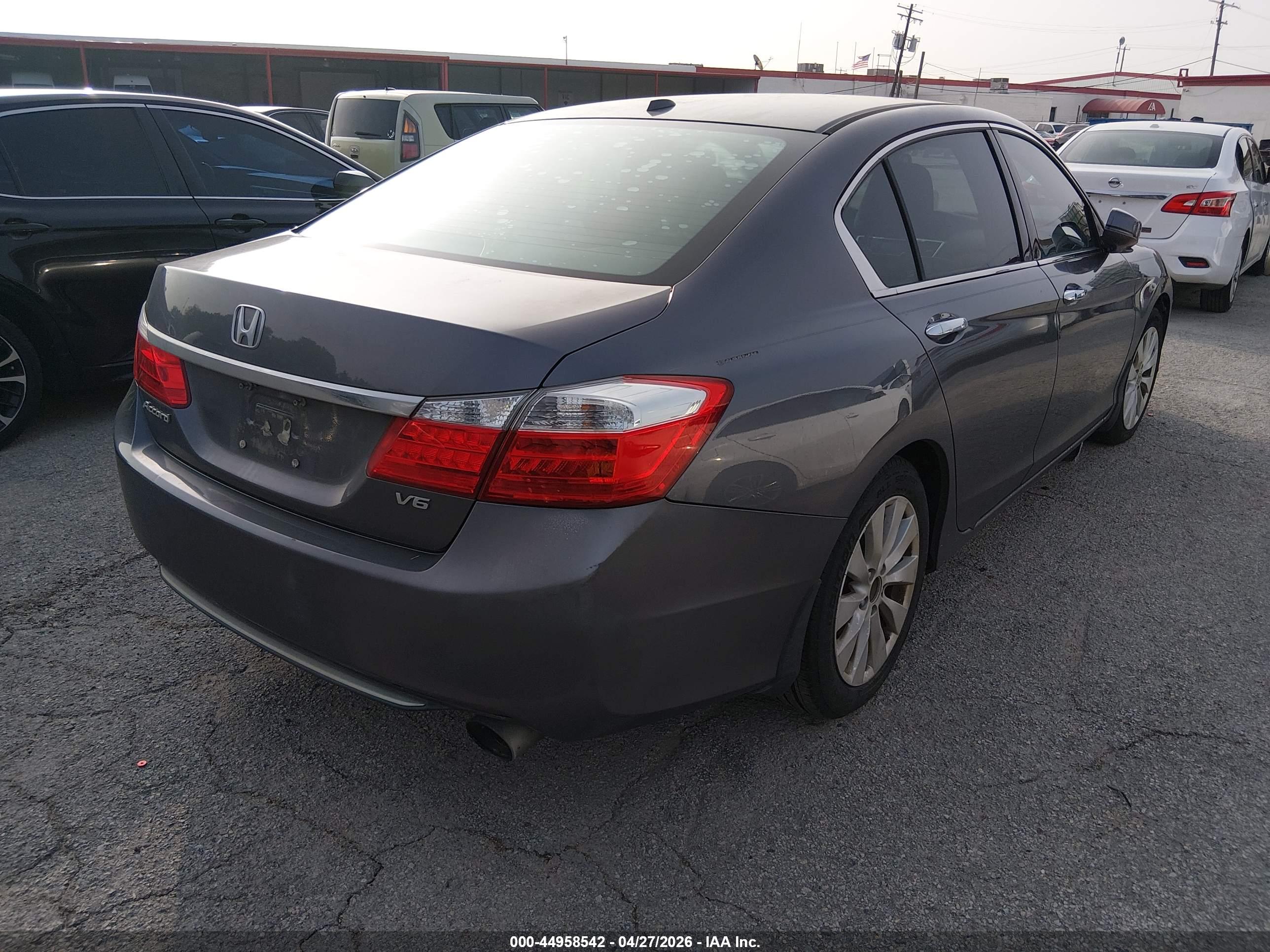 HONDA ACCORD image 4