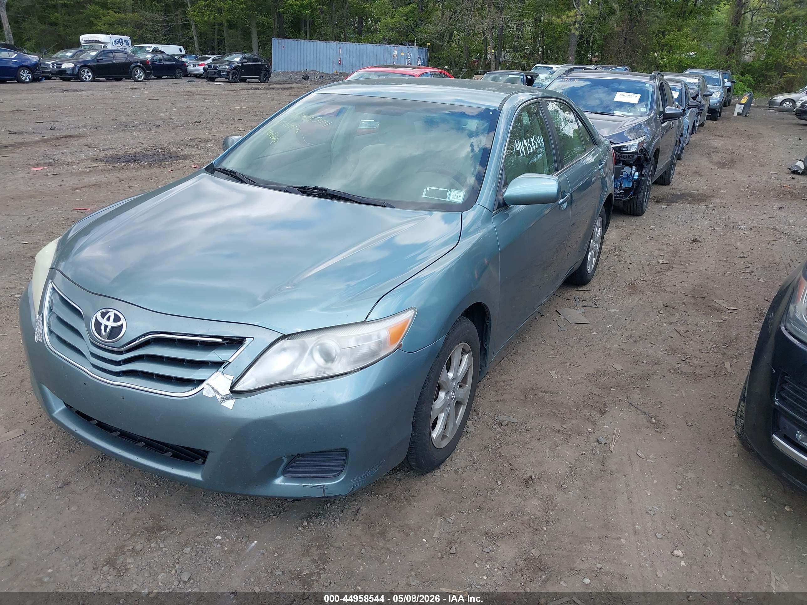 TOYOTA CAMRY image 2