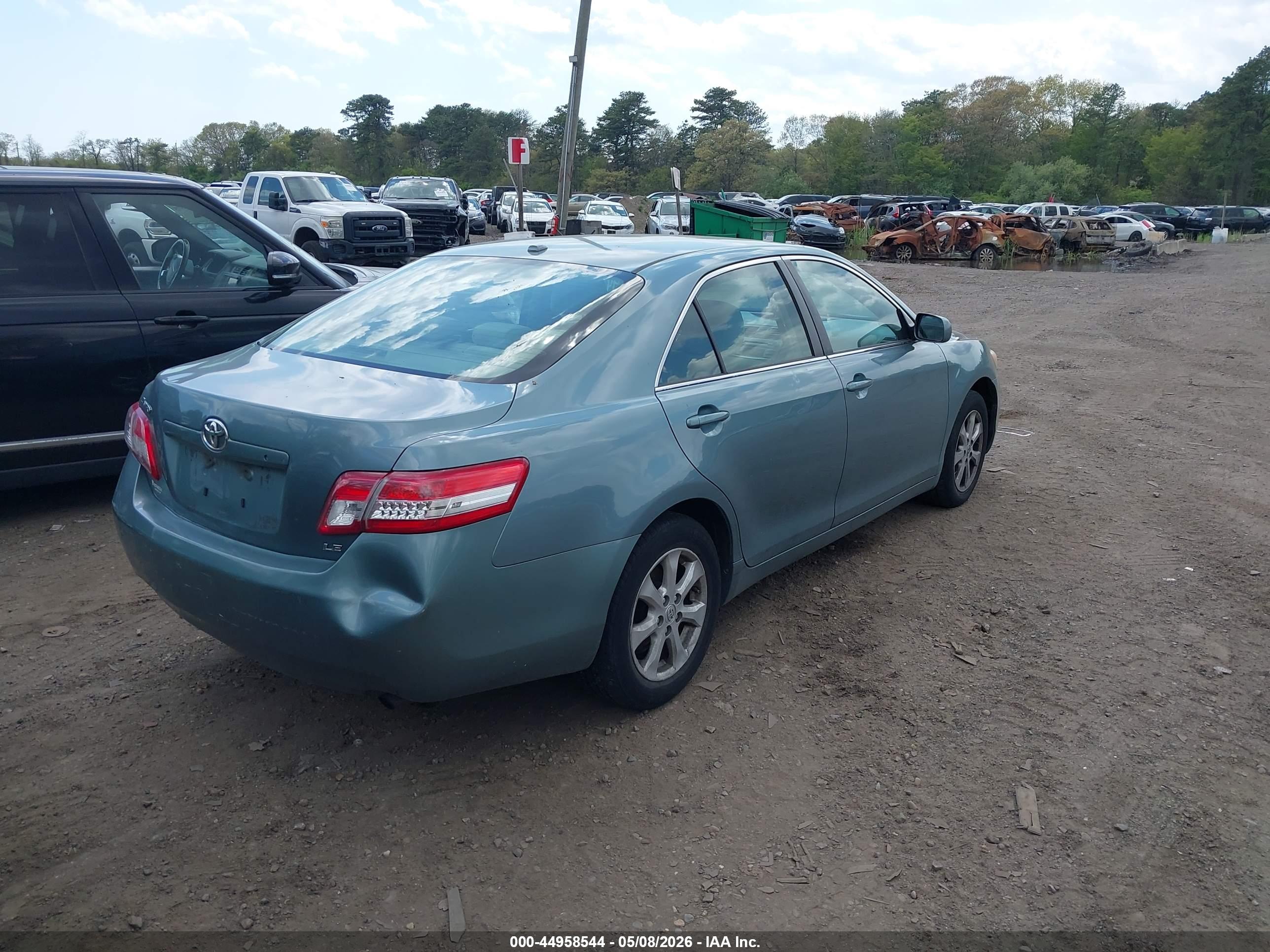 TOYOTA CAMRY image 4