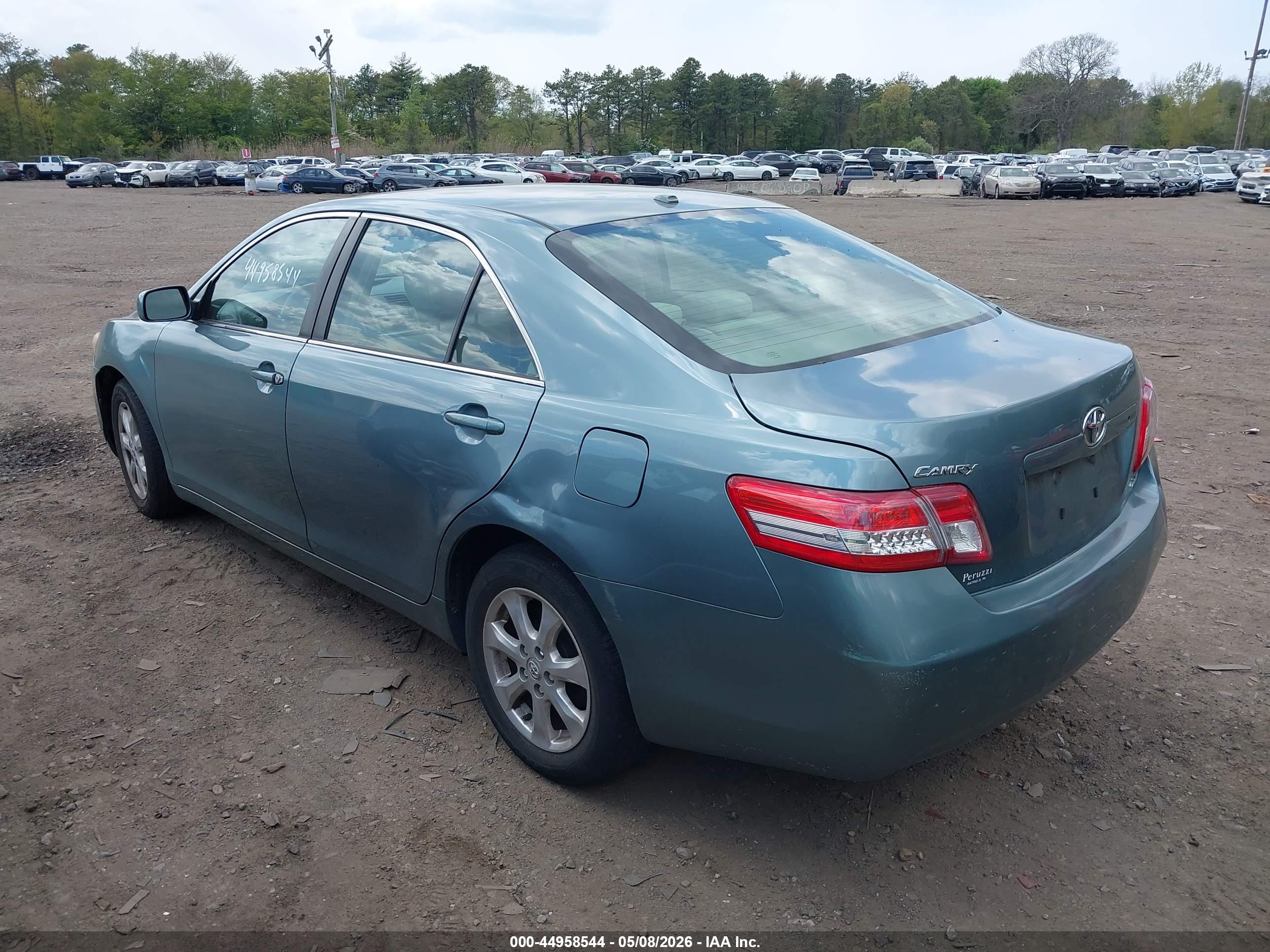 TOYOTA CAMRY image 6