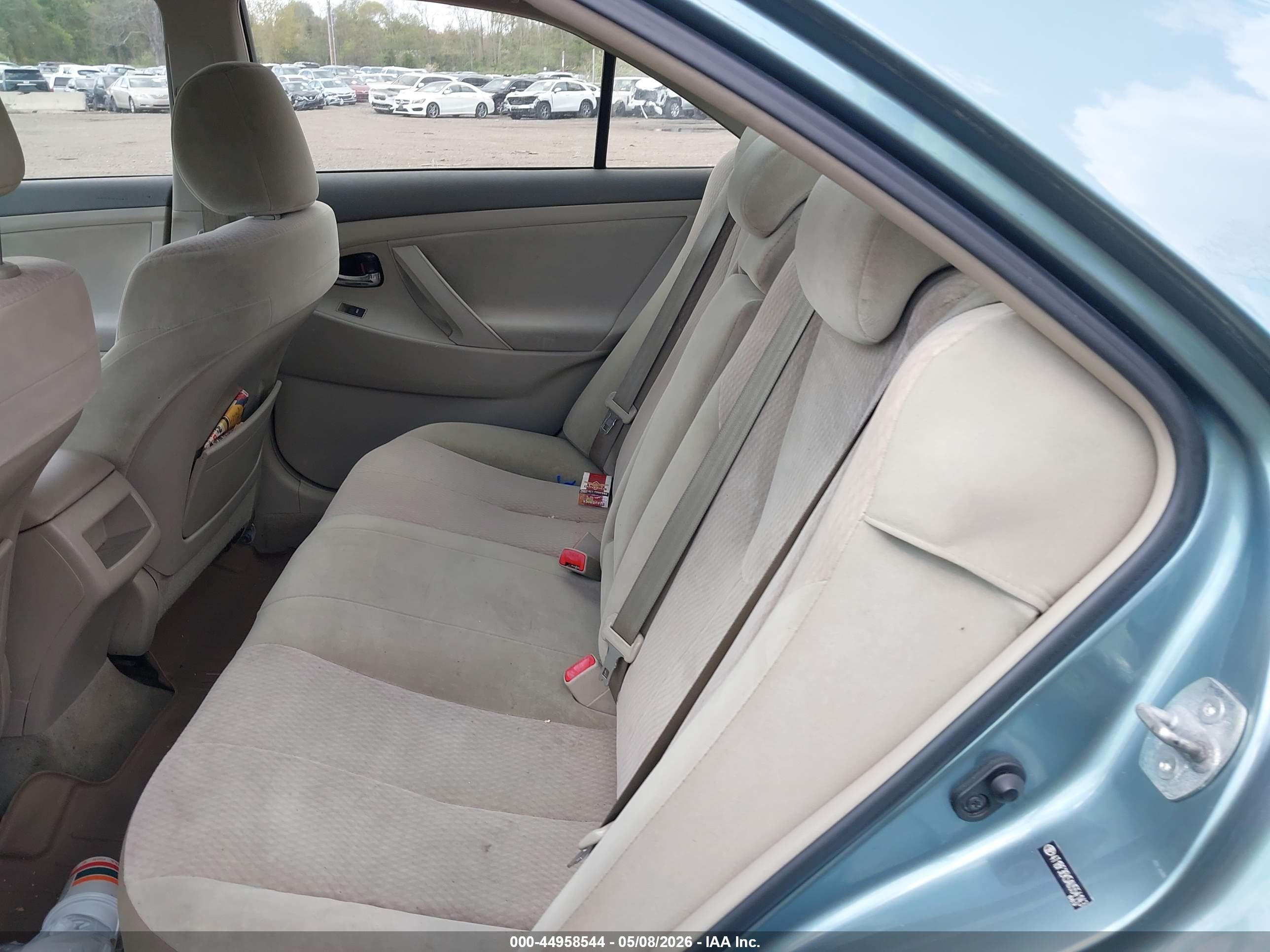 TOYOTA CAMRY image 8