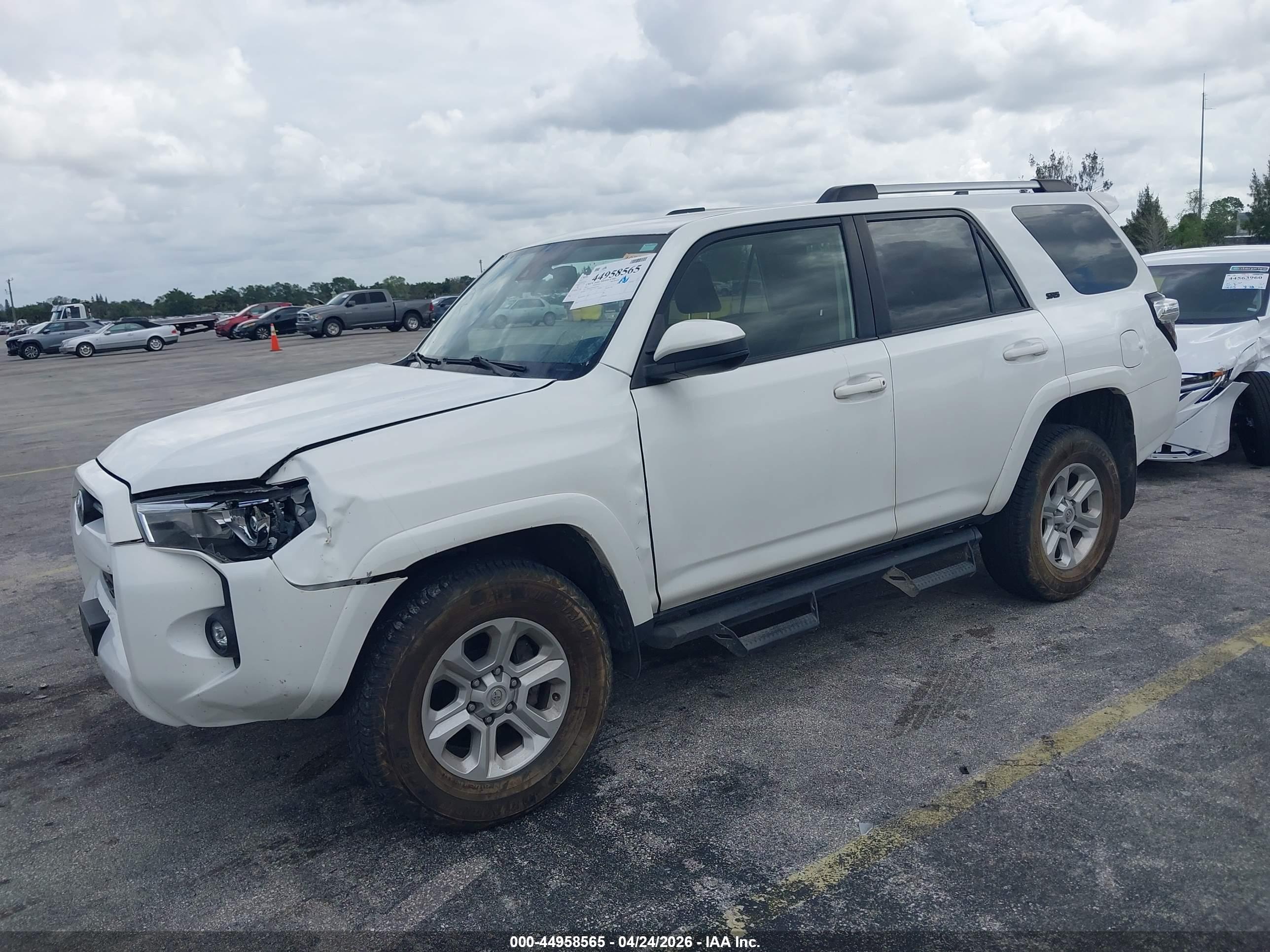 TOYOTA 4RUNNER image 2