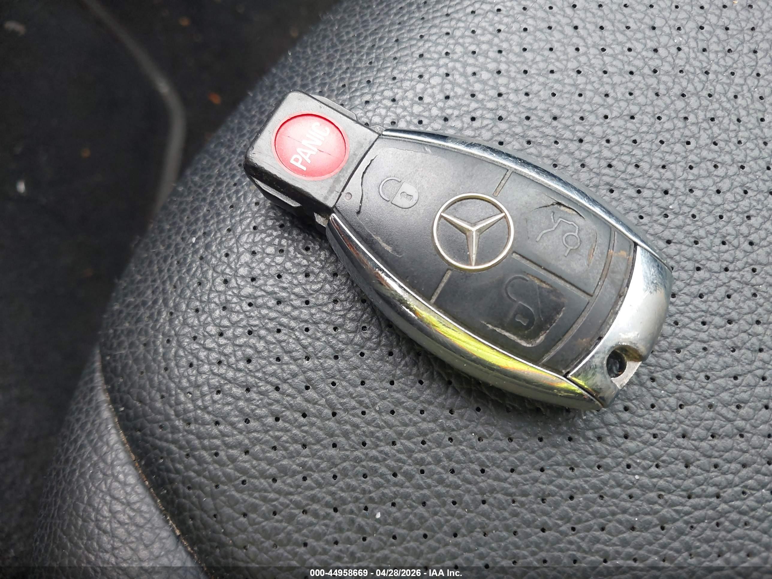 MERCEDES-BENZ E image 11