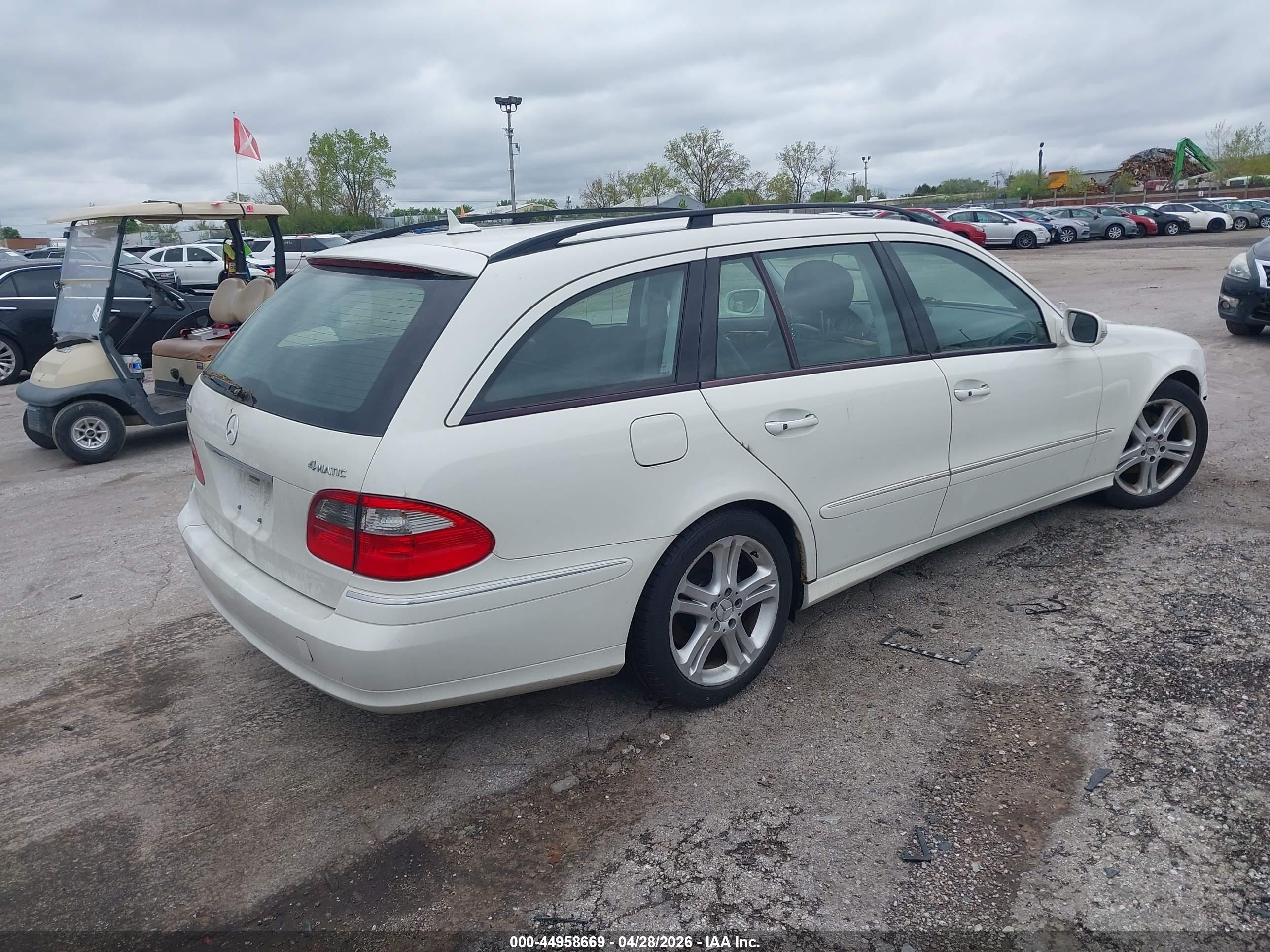 MERCEDES-BENZ E image 4