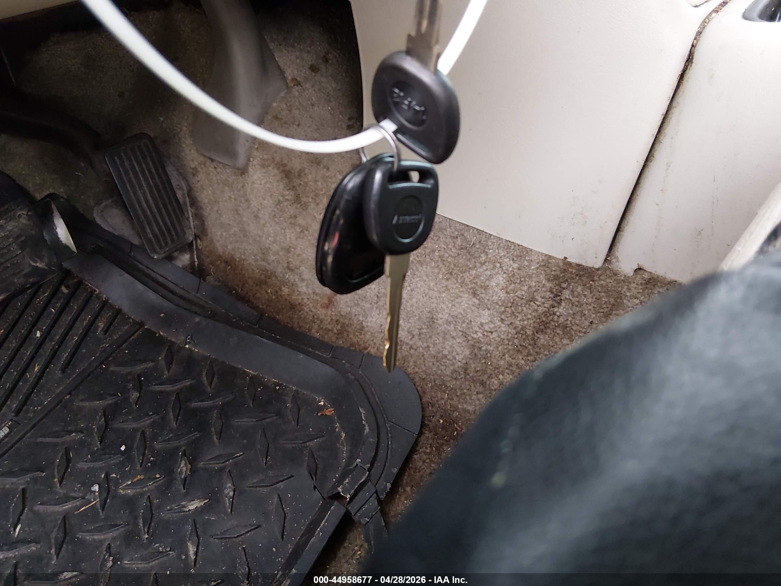 GMC YUKON image 11