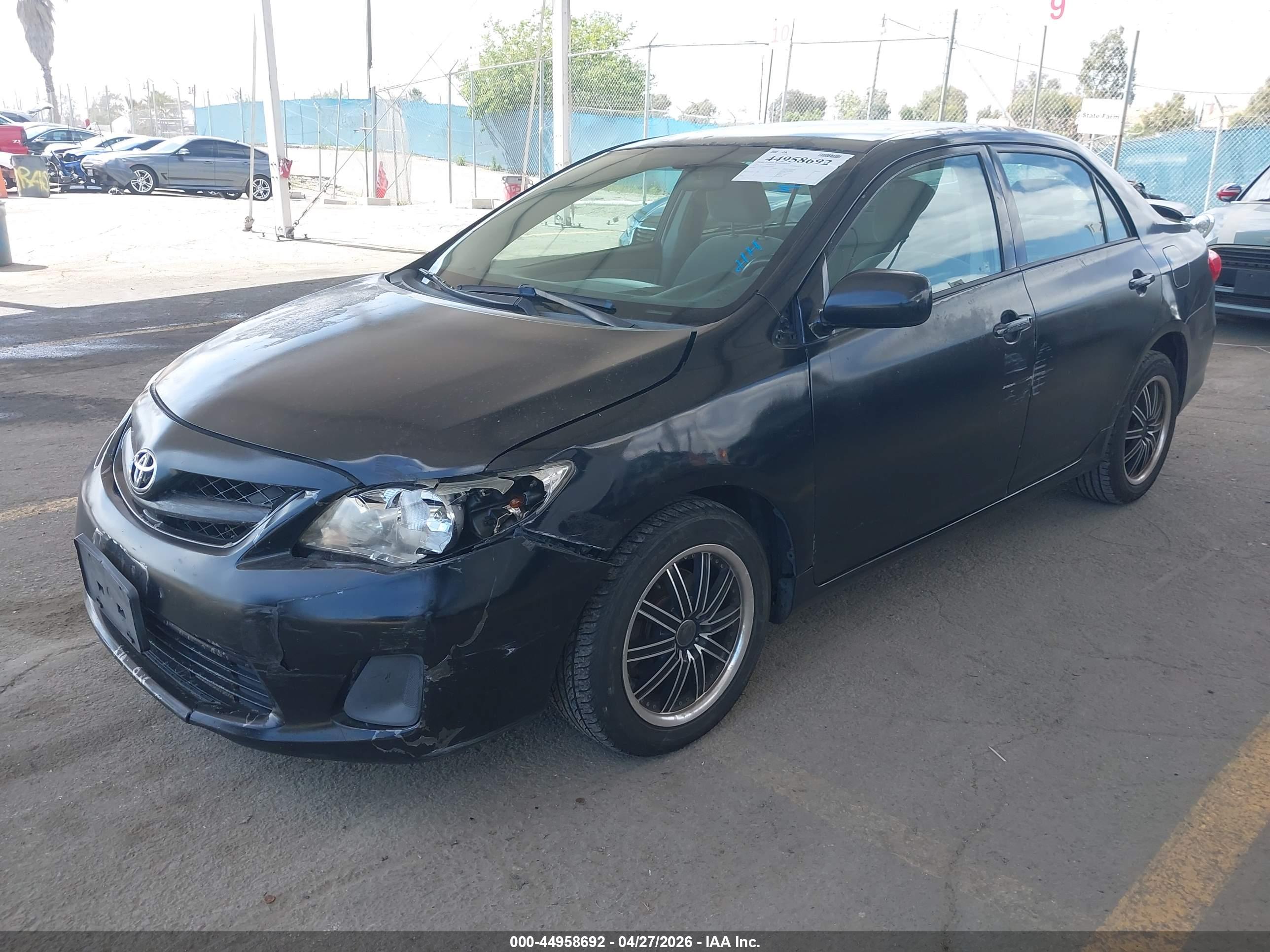 TOYOTA COROLLA image 2