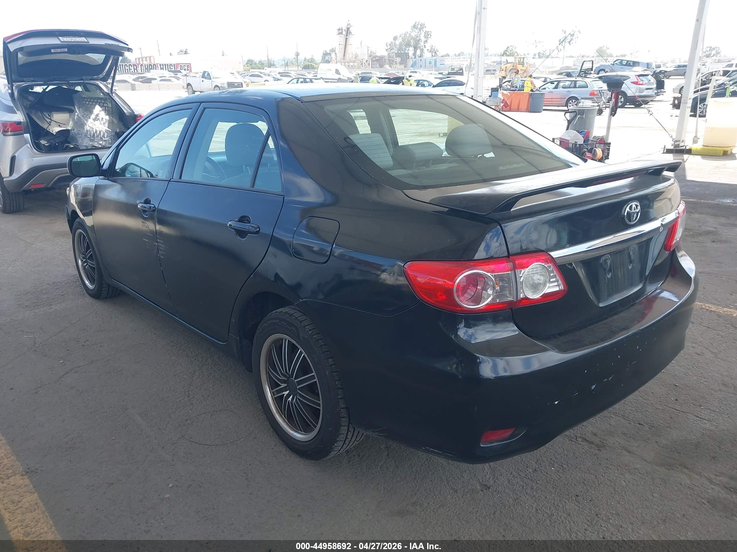 TOYOTA COROLLA image 3