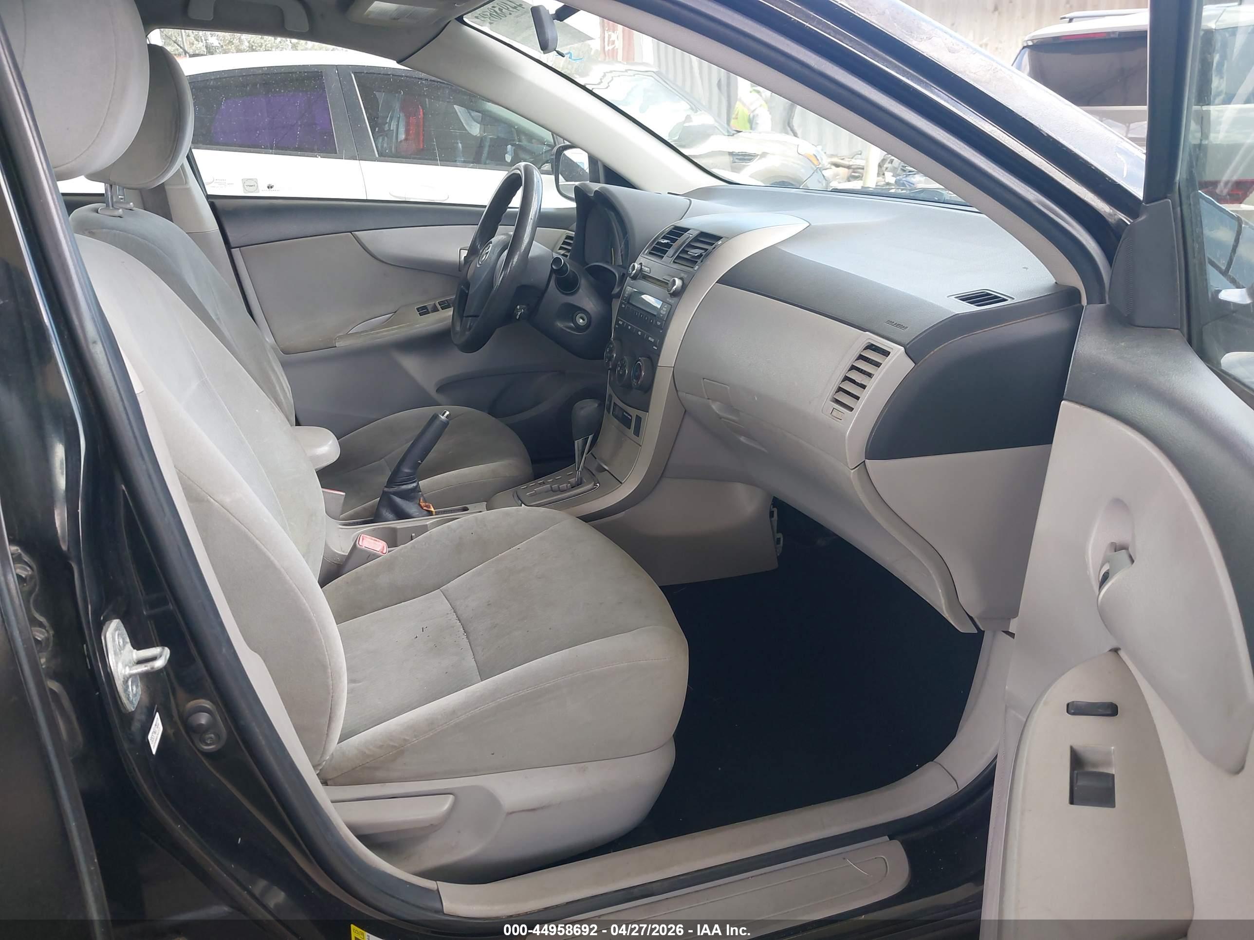 TOYOTA COROLLA image 5