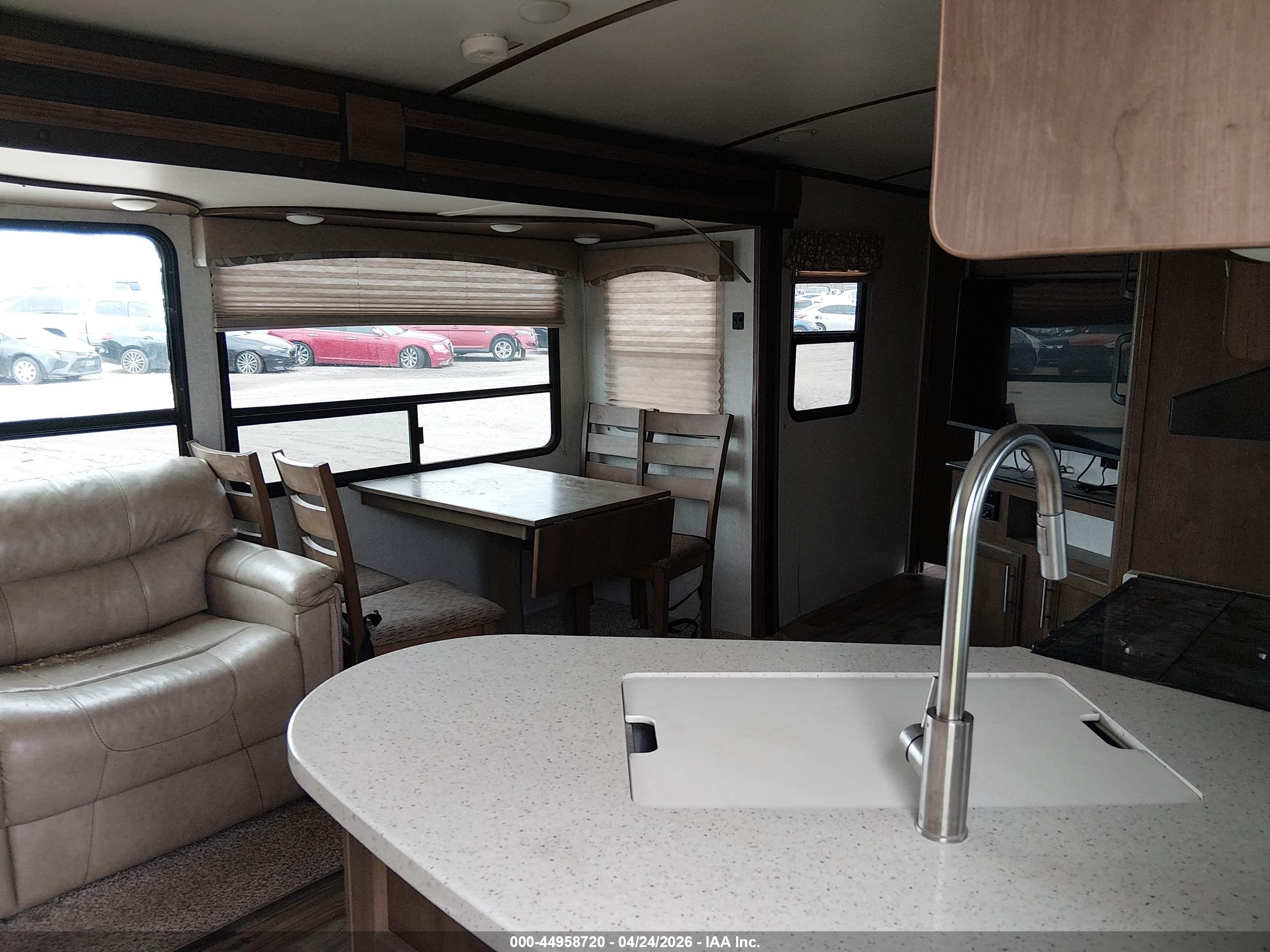 KEYSTONE RV image 5