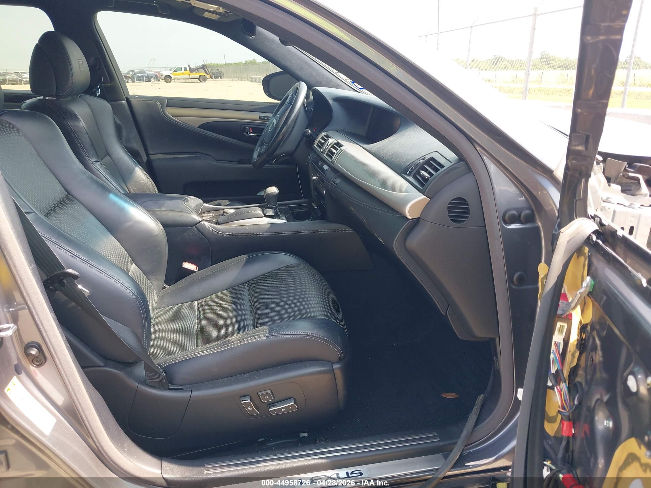 LEXUS LS image 5