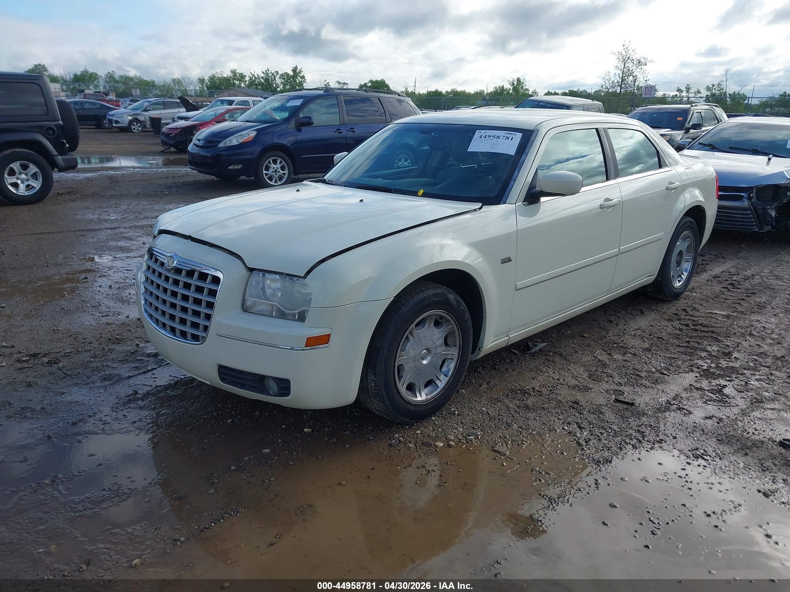 CHRYSLER 300 image 2