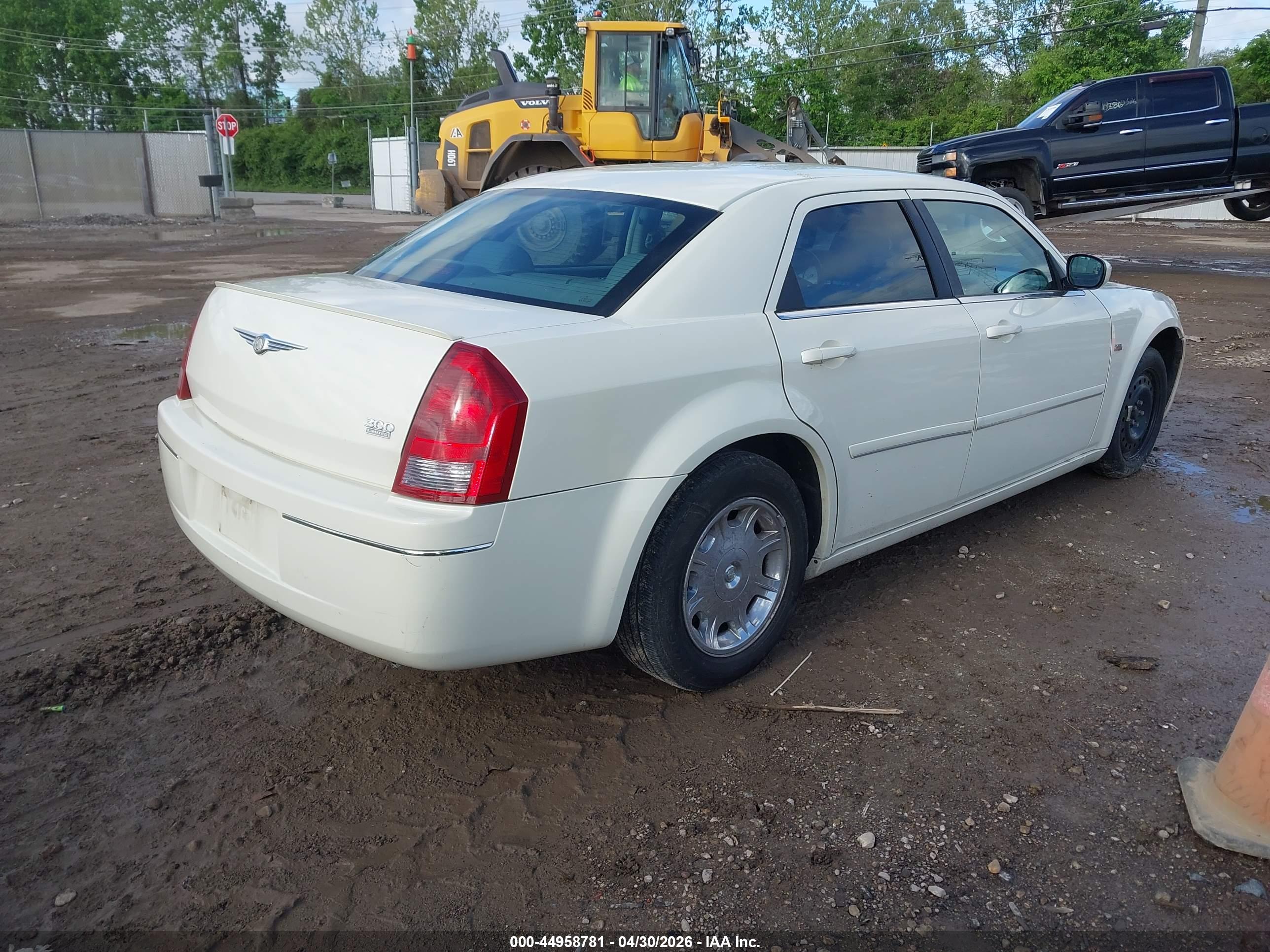 CHRYSLER 300 image 4