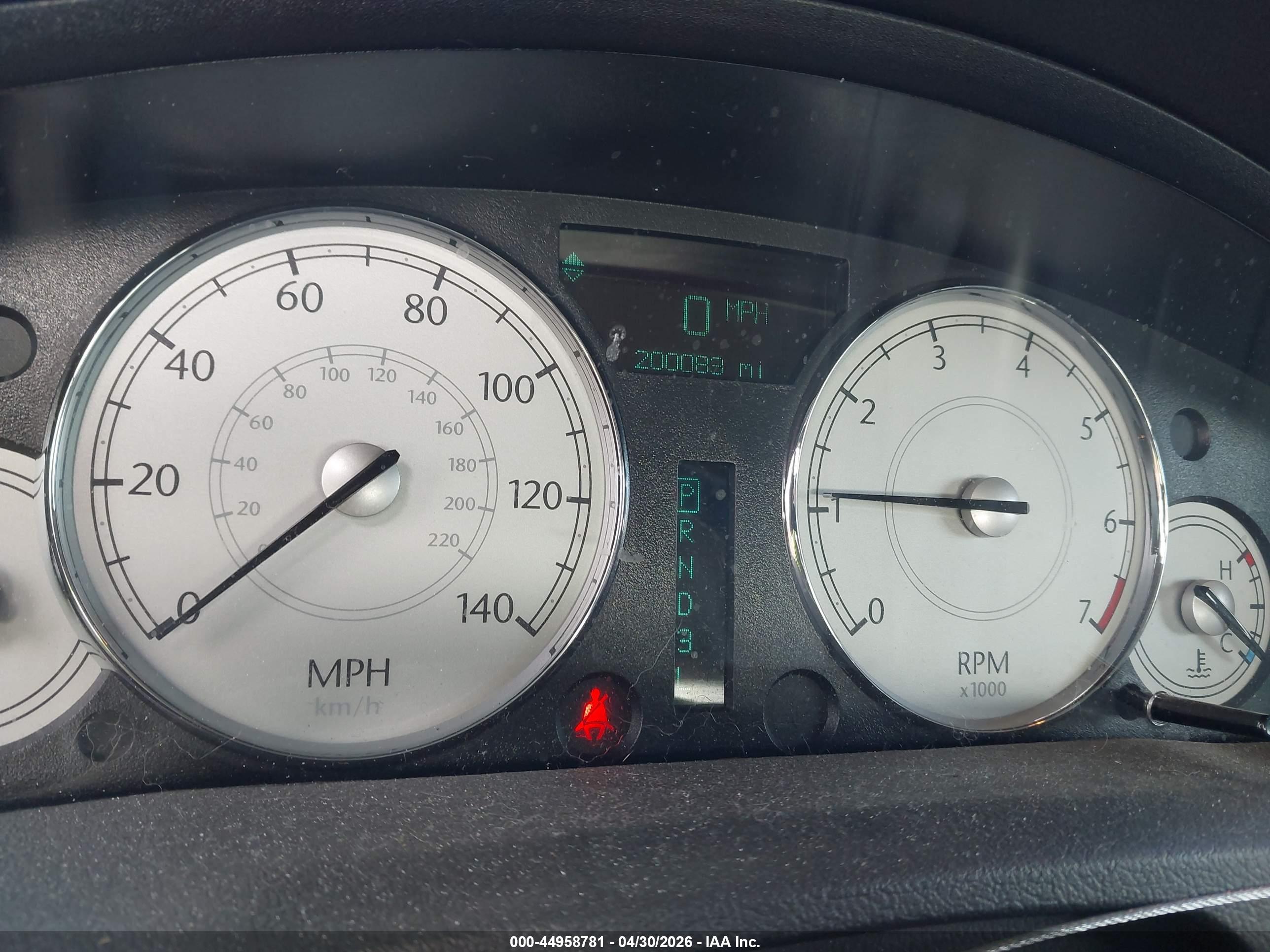 CHRYSLER 300 image 7