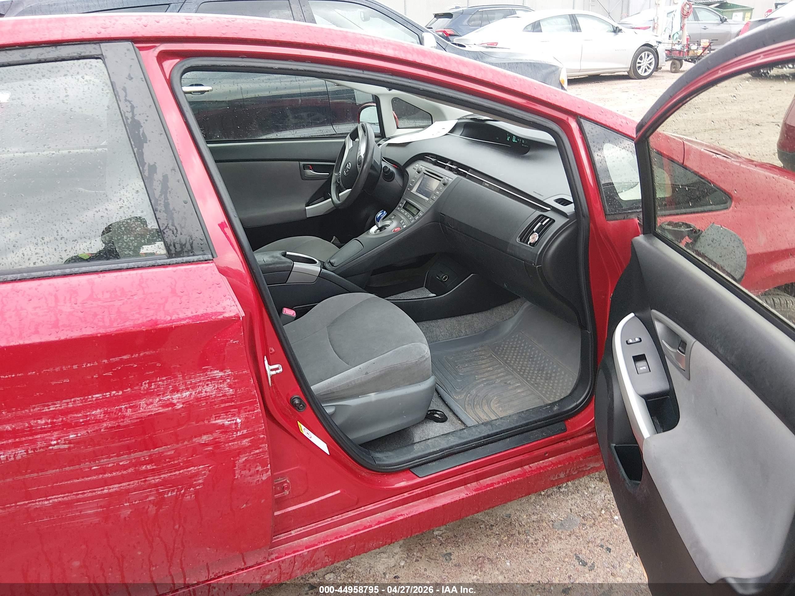 TOYOTA PRIUS image 5