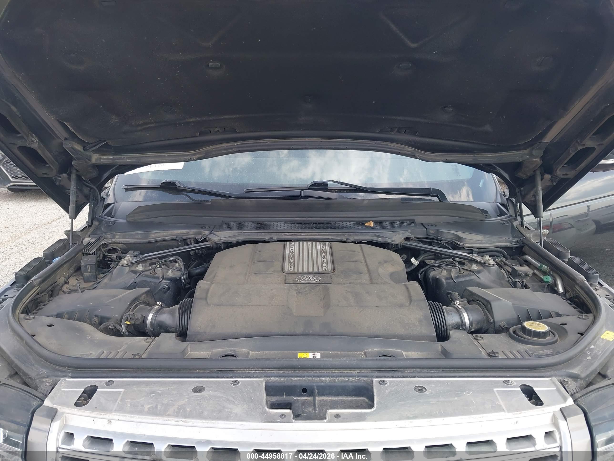 LAND ROVER image 10
