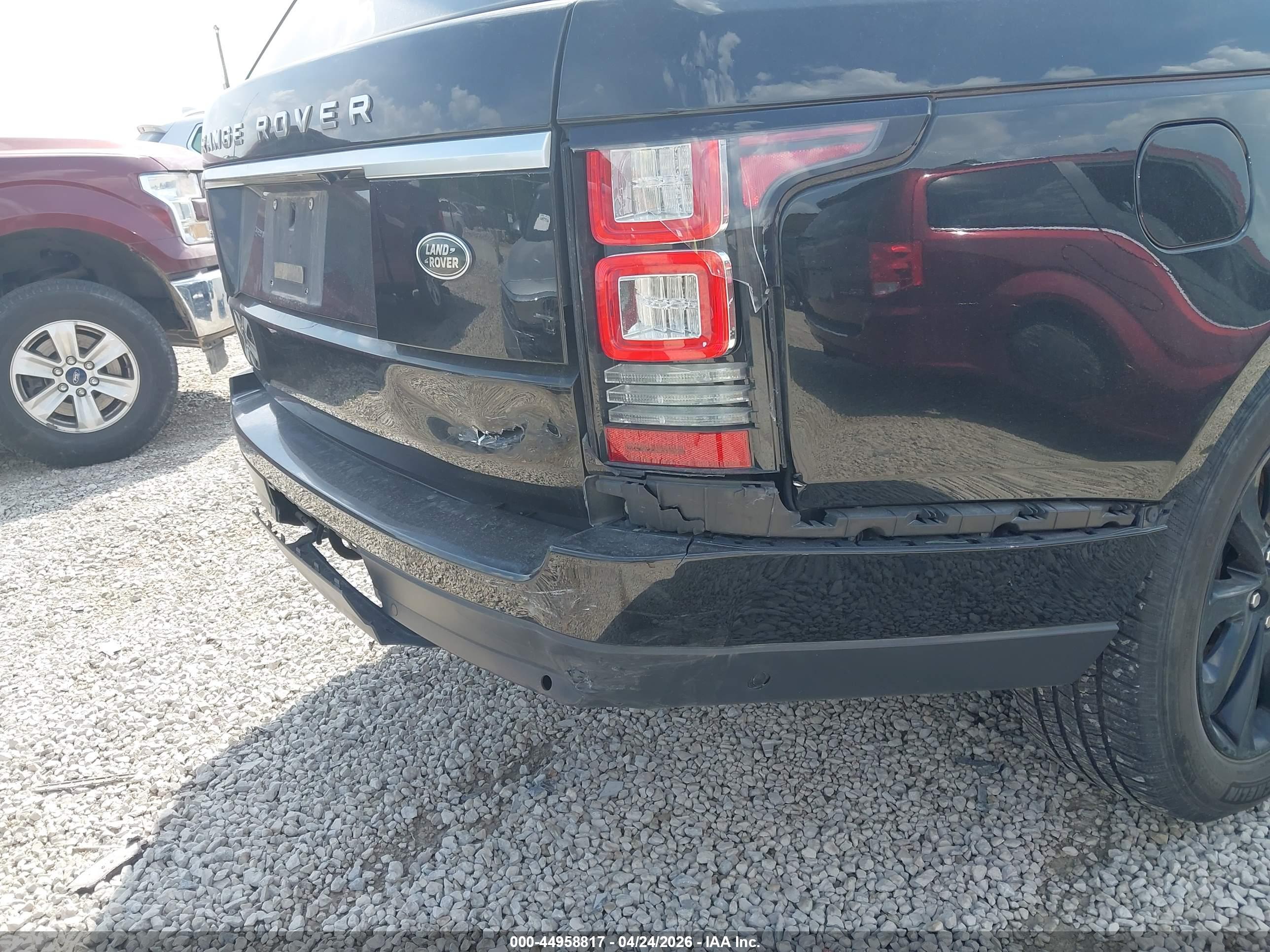 LAND ROVER image 6