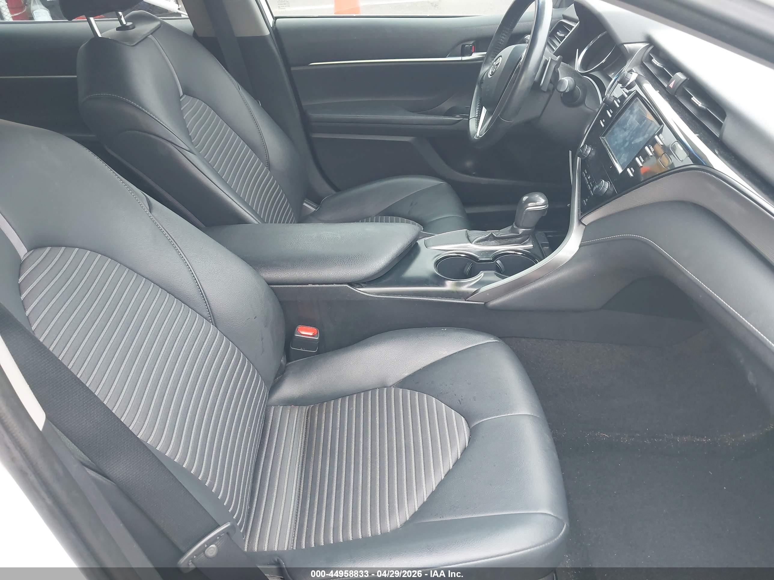 TOYOTA CAMRY image 5