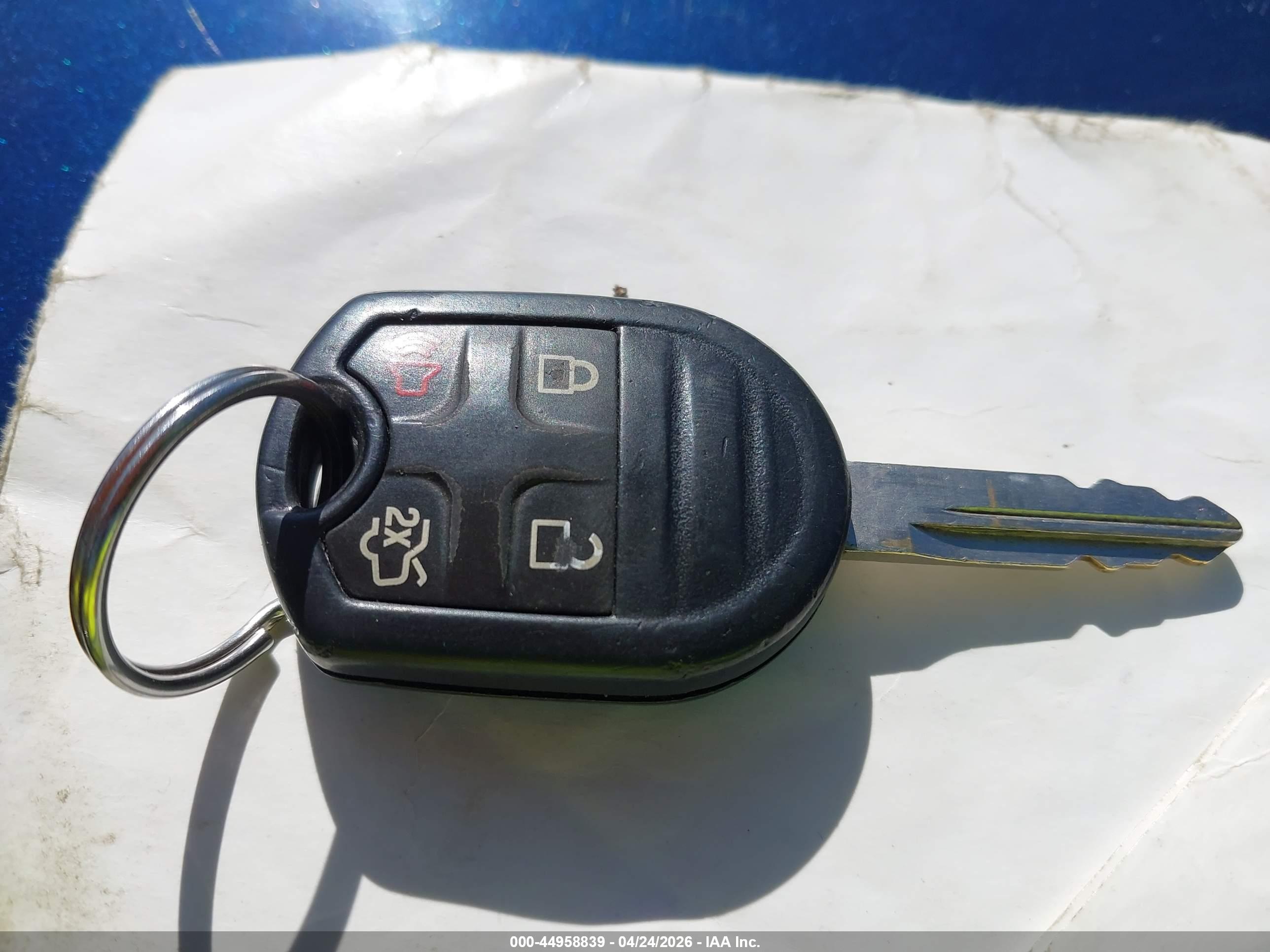 FORD TAURUS image 11