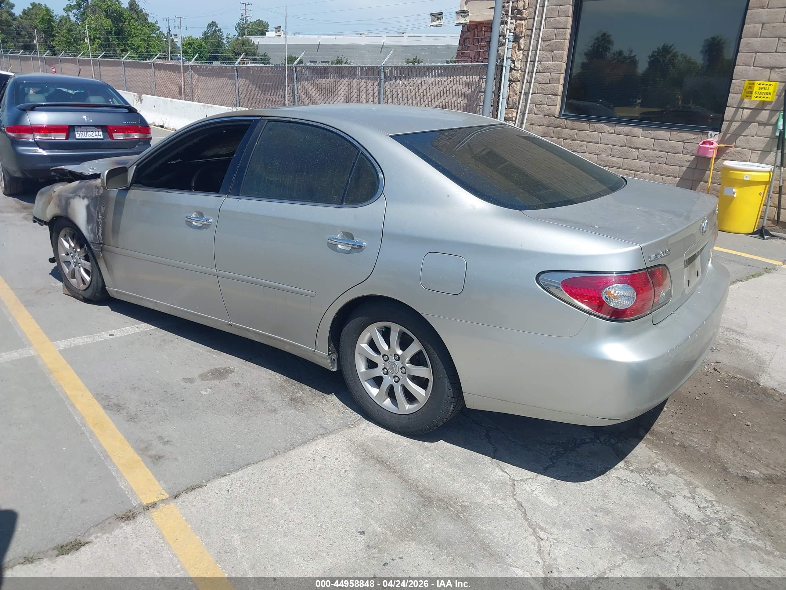 LEXUS ES image 3
