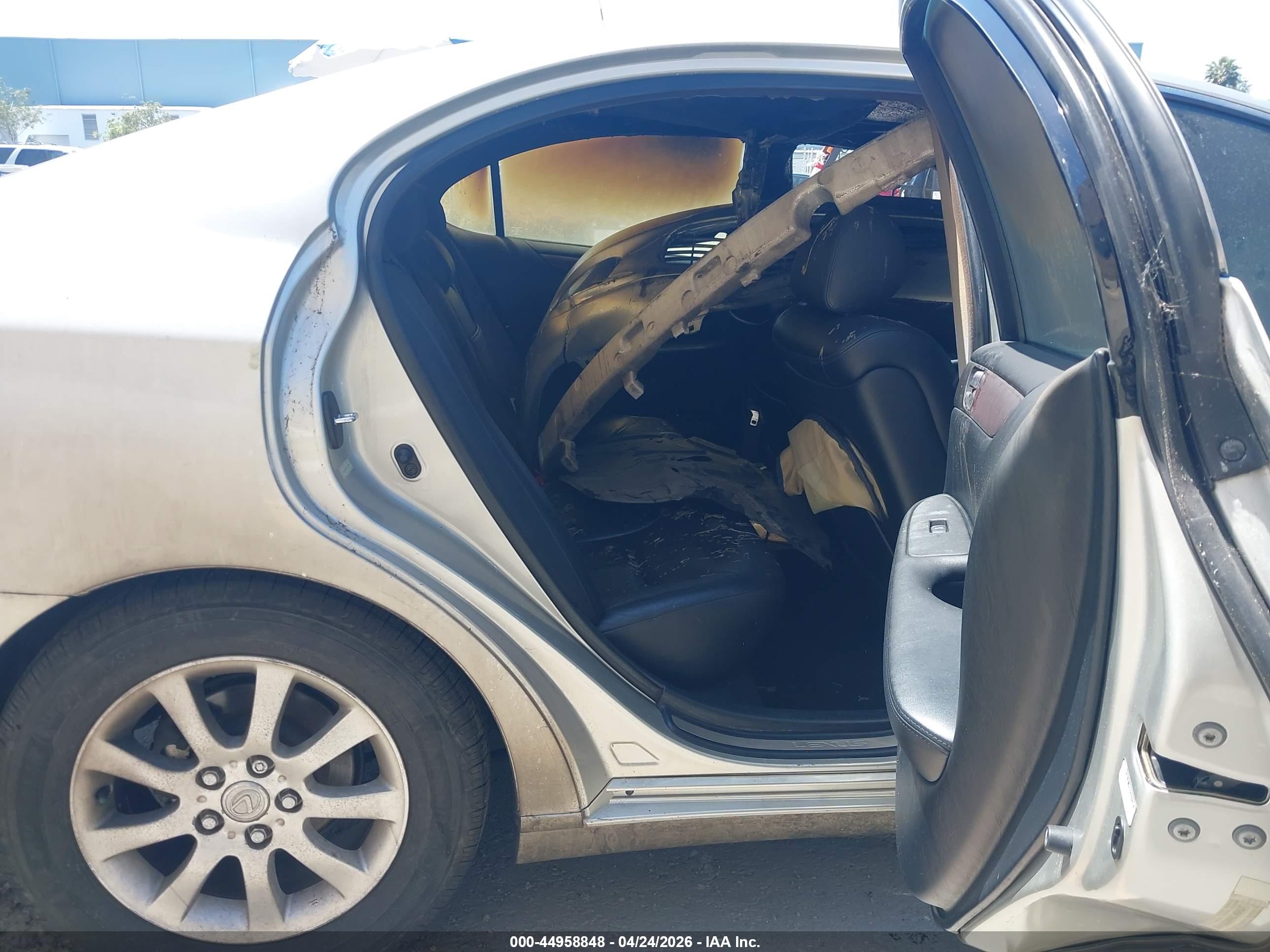 LEXUS ES image 8