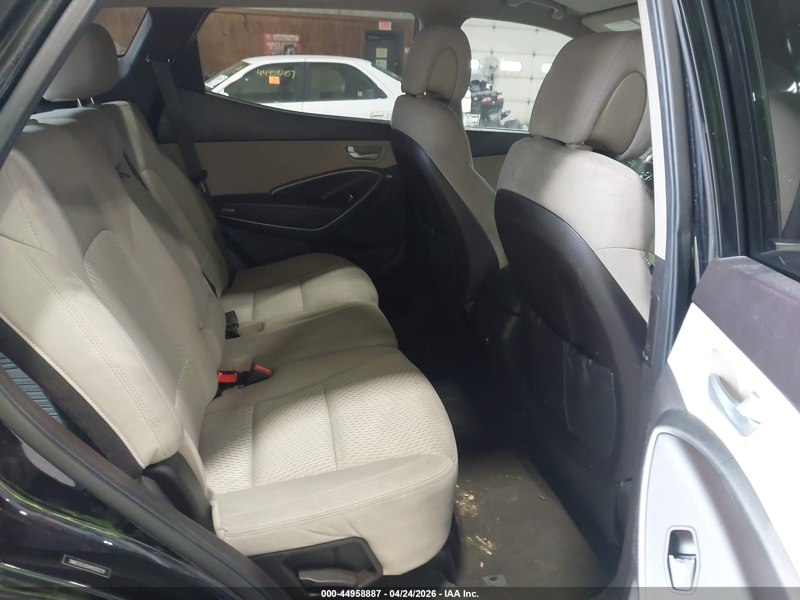HYUNDAI SANTA image 8