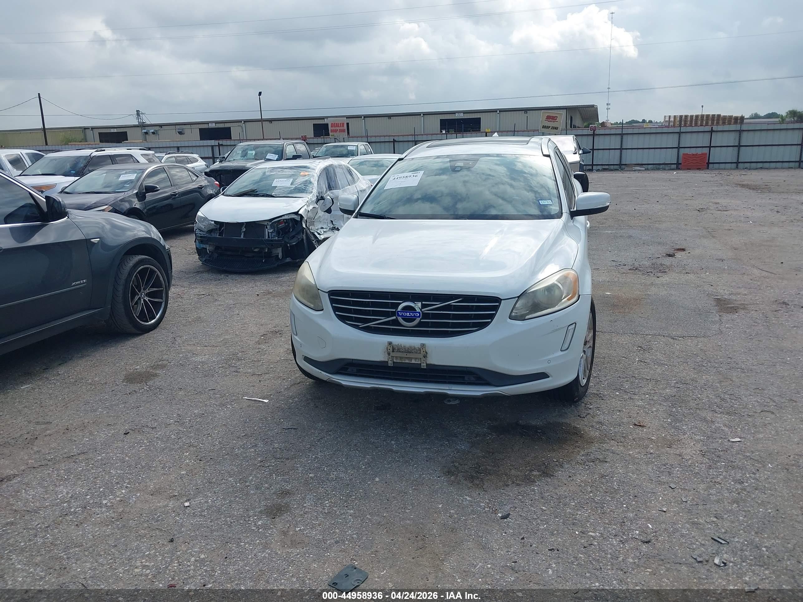 VOLVO XC60 image 6