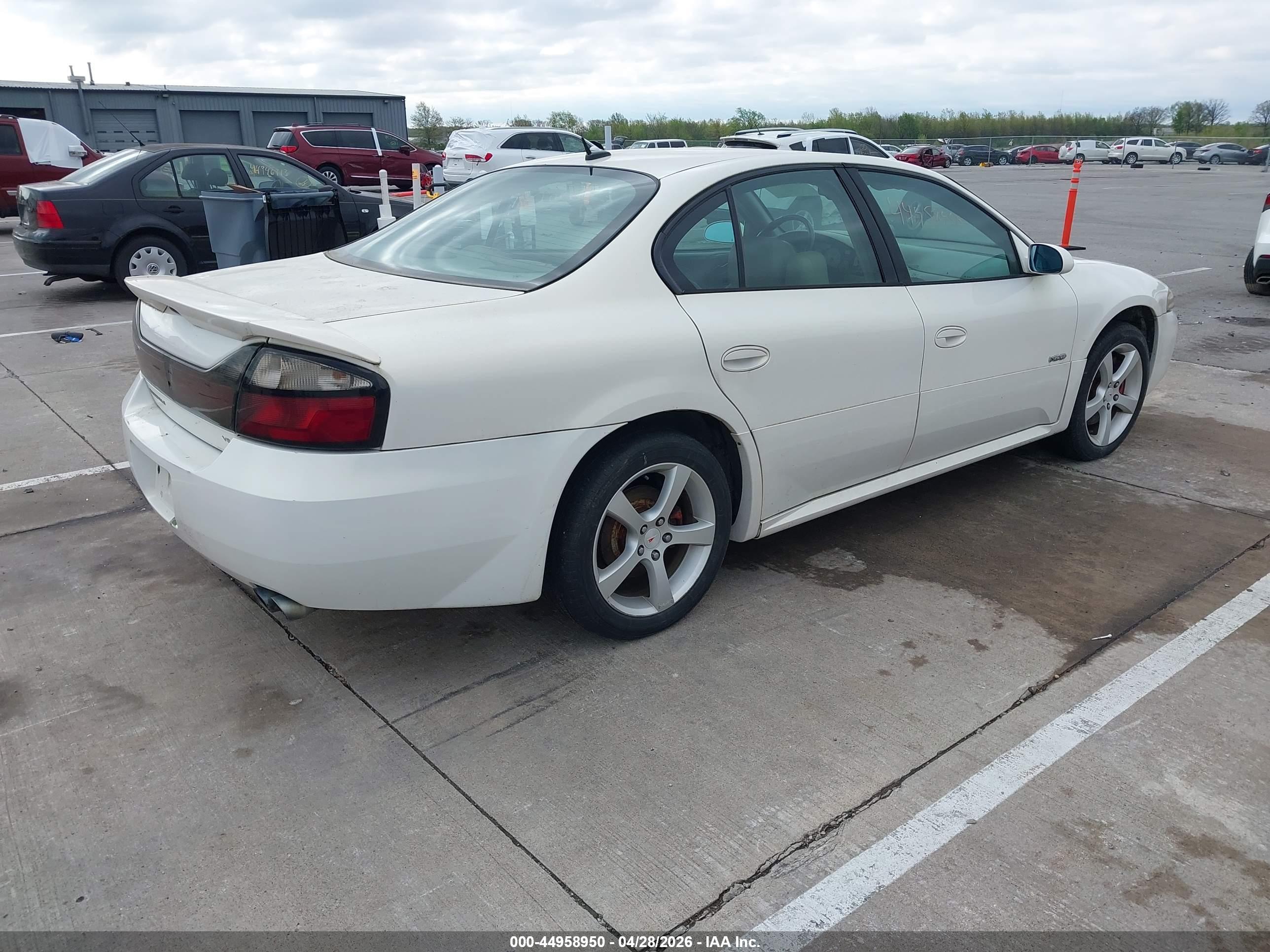 PONTIAC BONNEVILLE image 4