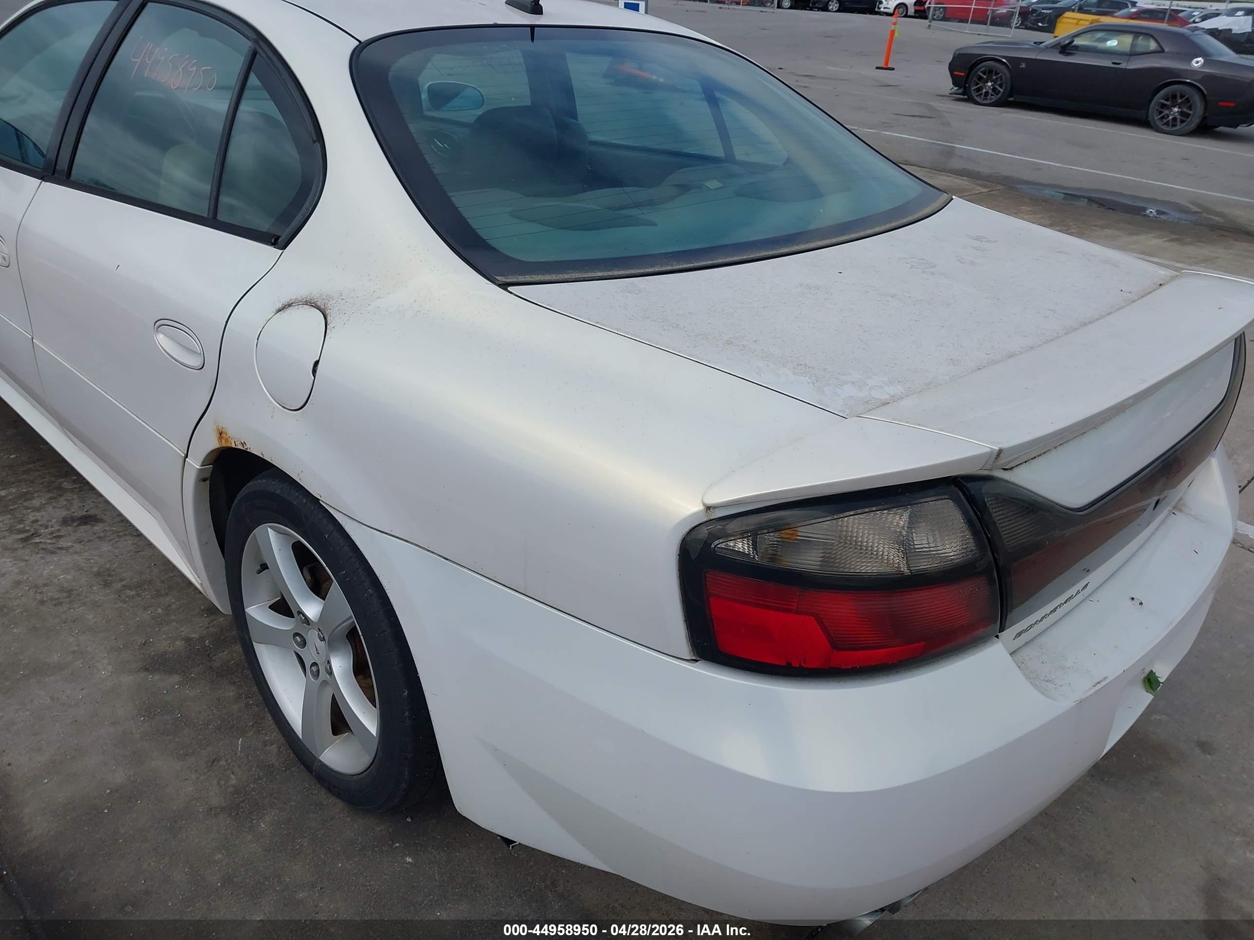 PONTIAC BONNEVILLE image 6