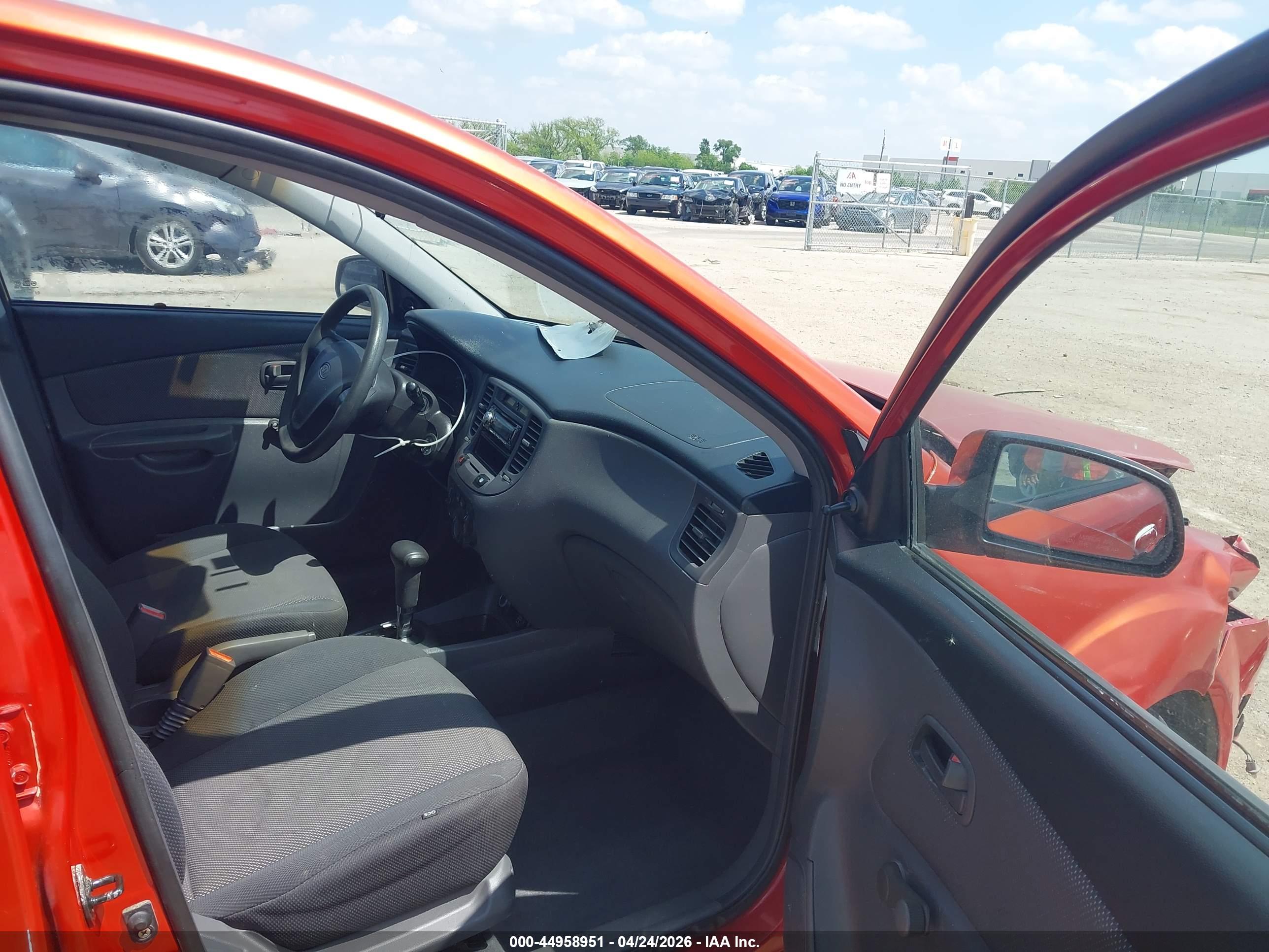 KIA RIO image 5