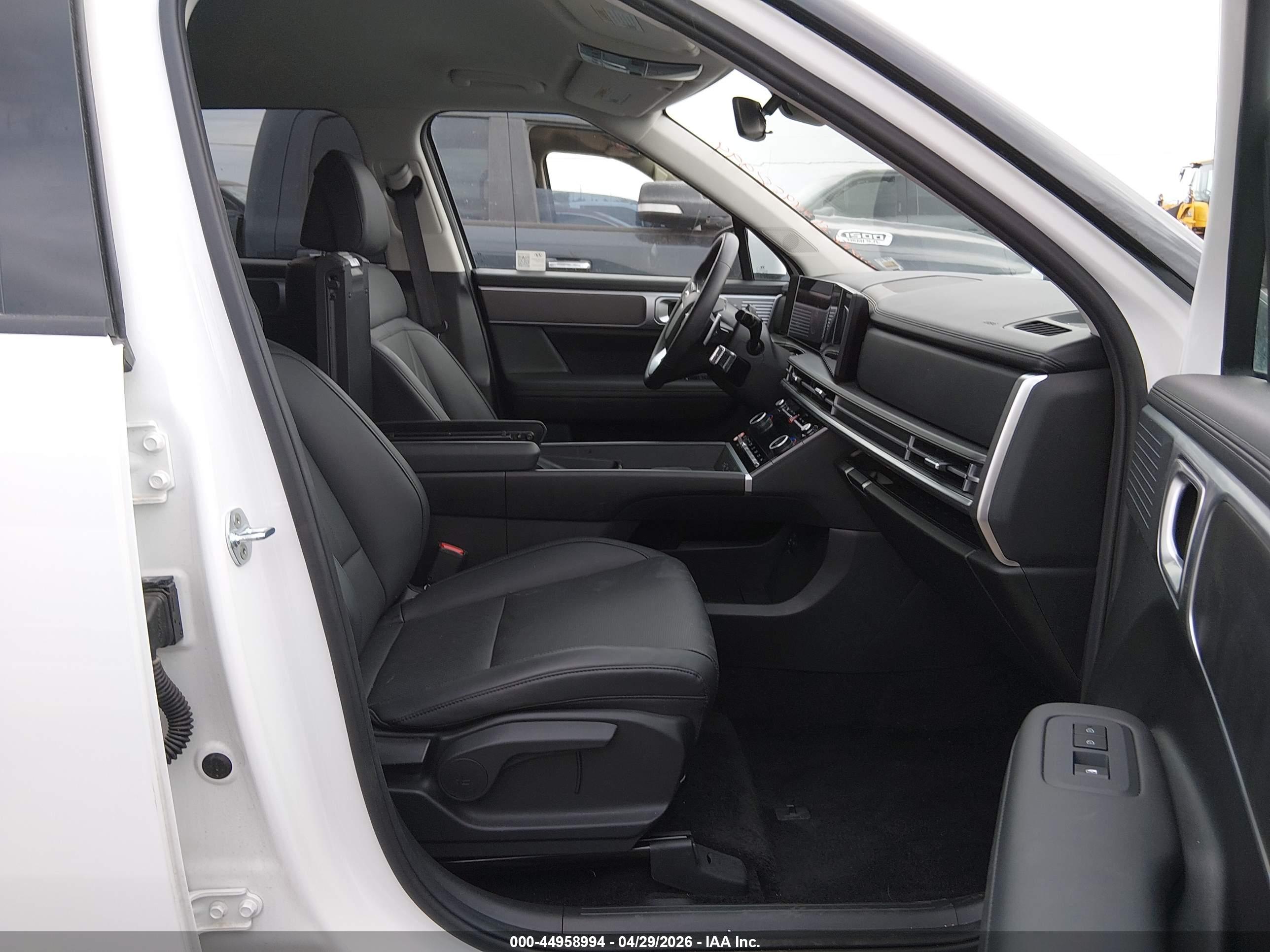 HYUNDAI SANTA image 5