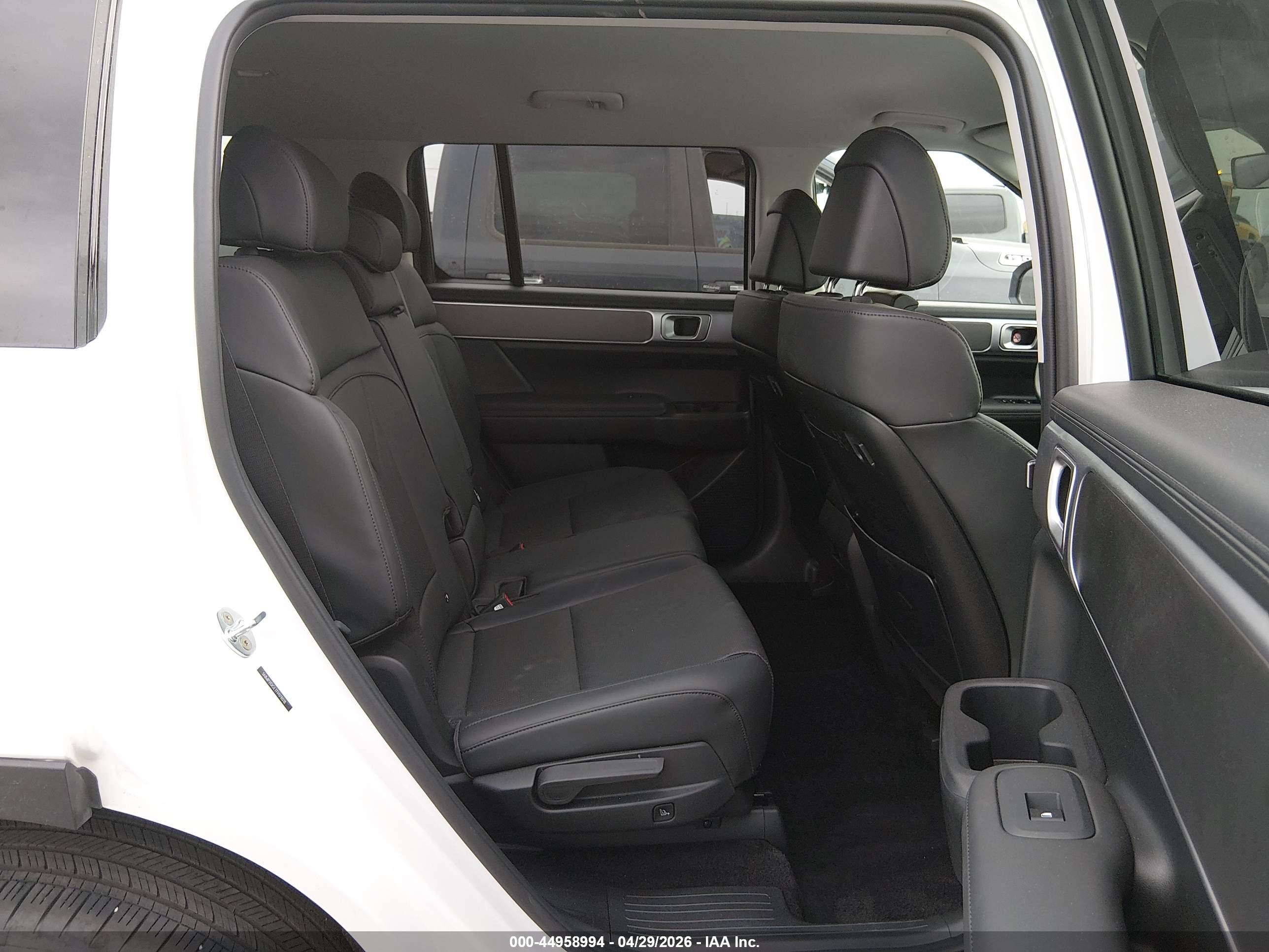 HYUNDAI SANTA image 8