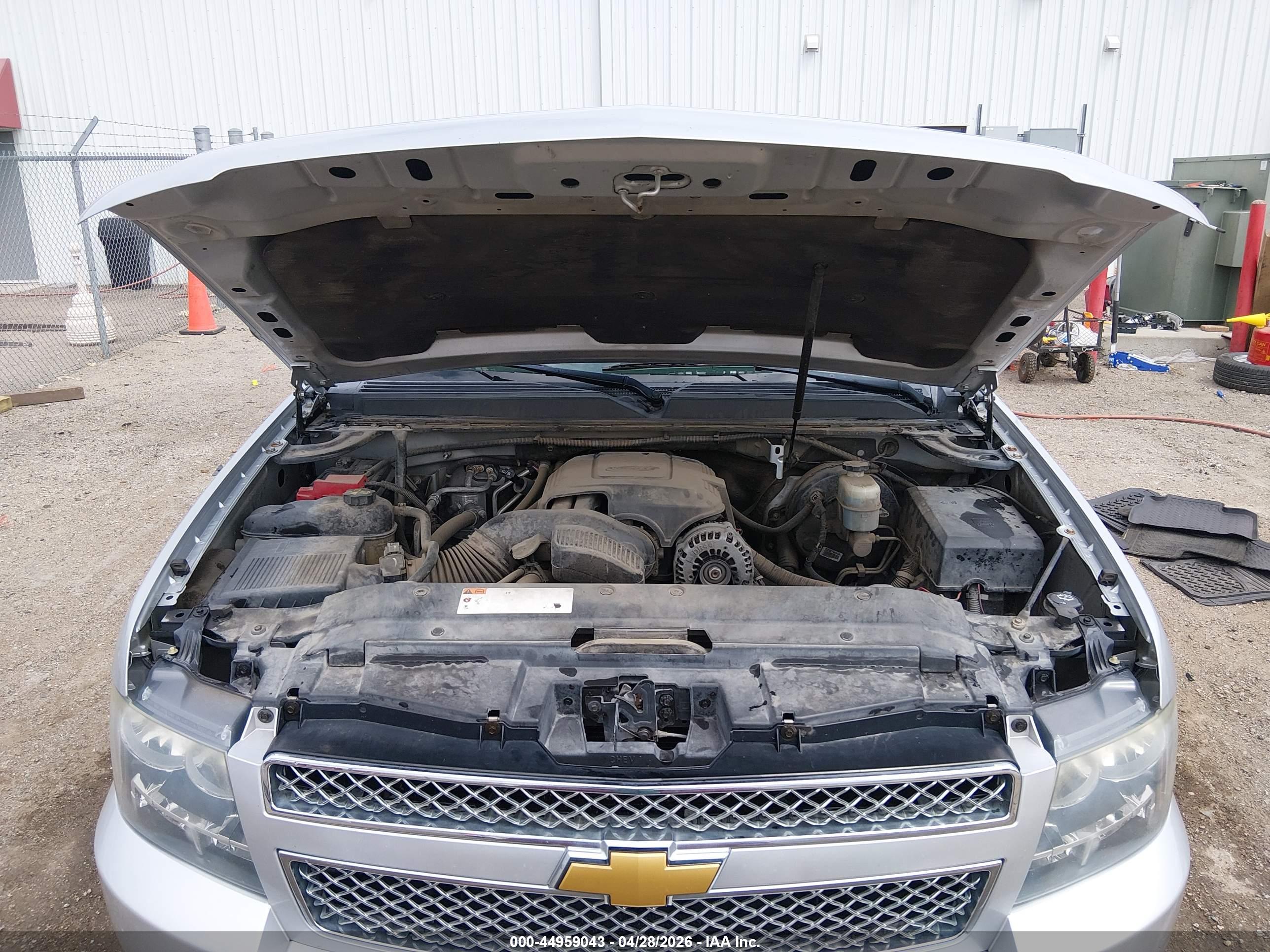 CHEVROLET TAHOE image 10